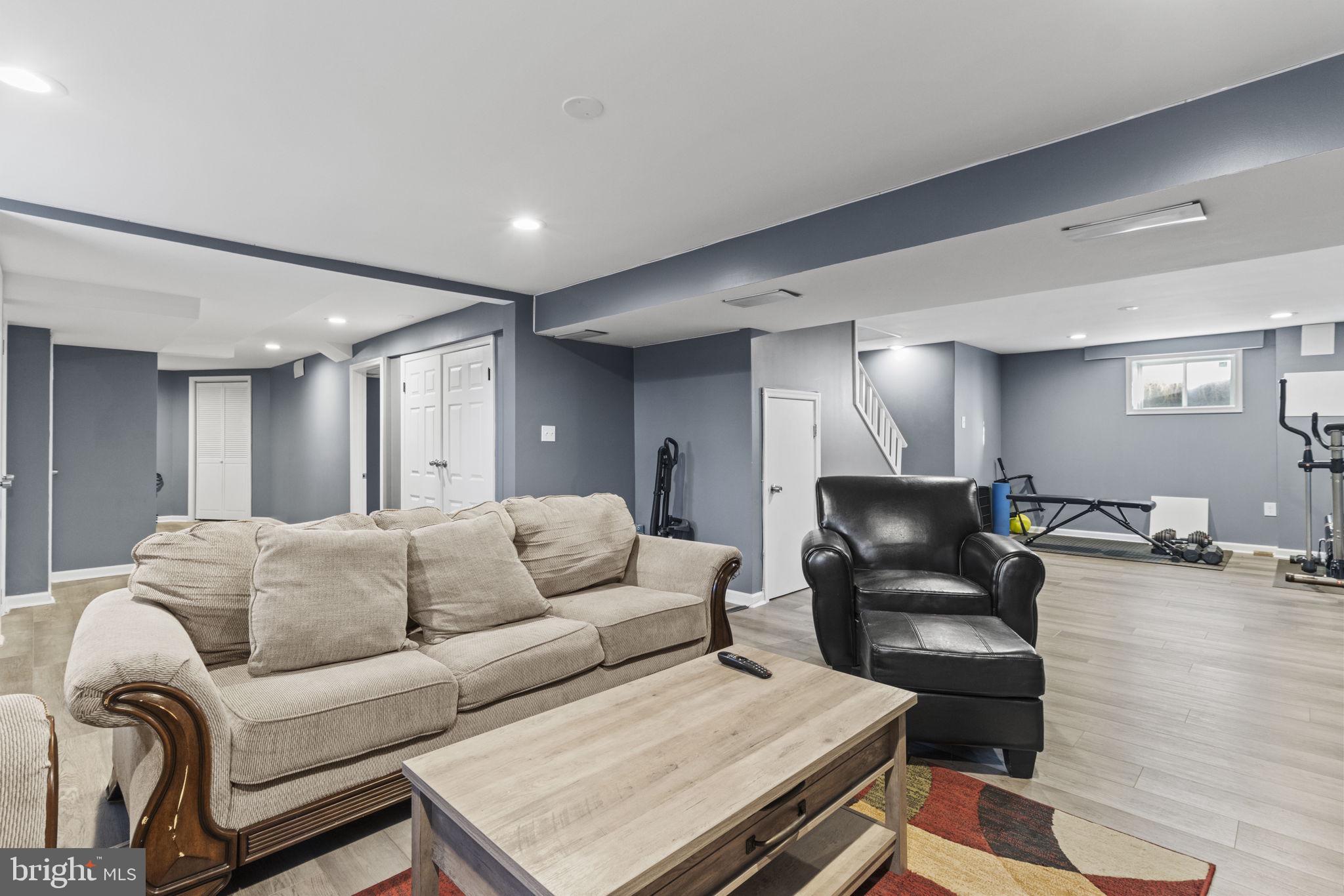 ABBOTT FOREST - Residential