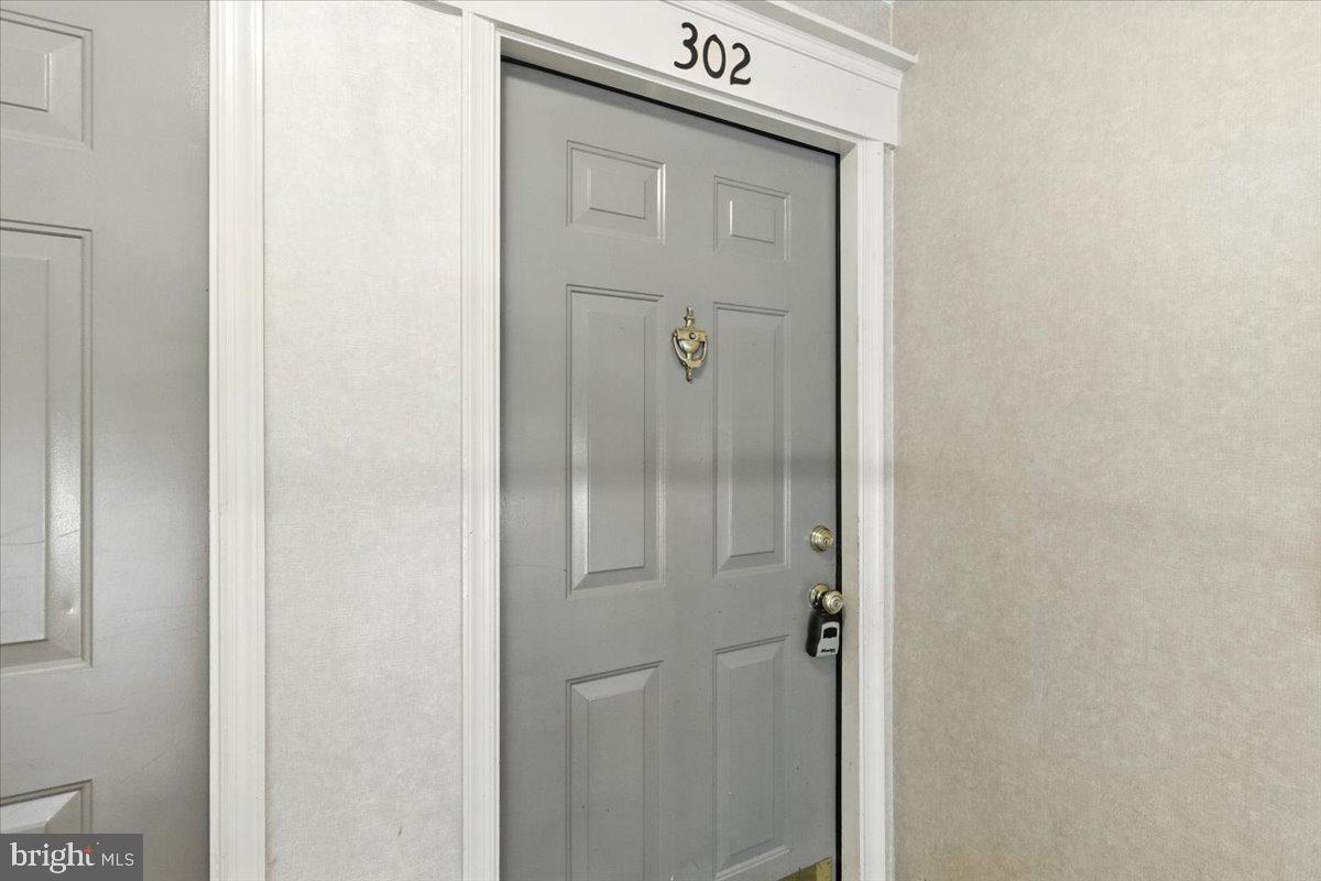 PENDERBROOK SQUARE CONDOMINIUMS - Residential