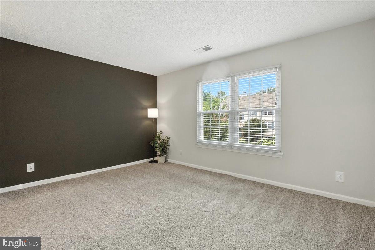 PENDERBROOK SQUARE CONDOMINIUMS - Residential