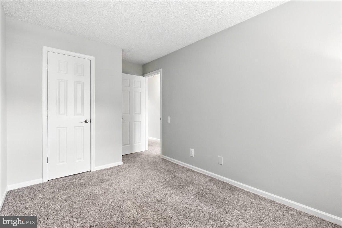 PENDERBROOK SQUARE CONDOMINIUMS - Residential