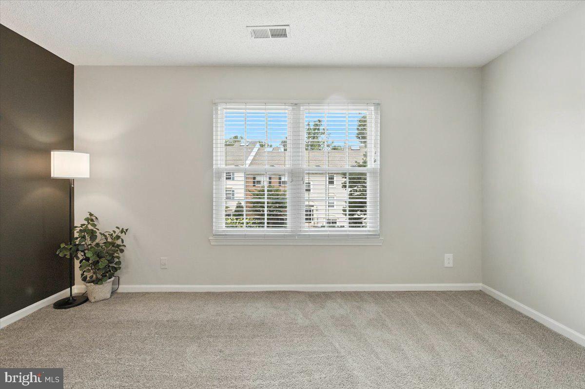 PENDERBROOK SQUARE CONDOMINIUMS - Residential