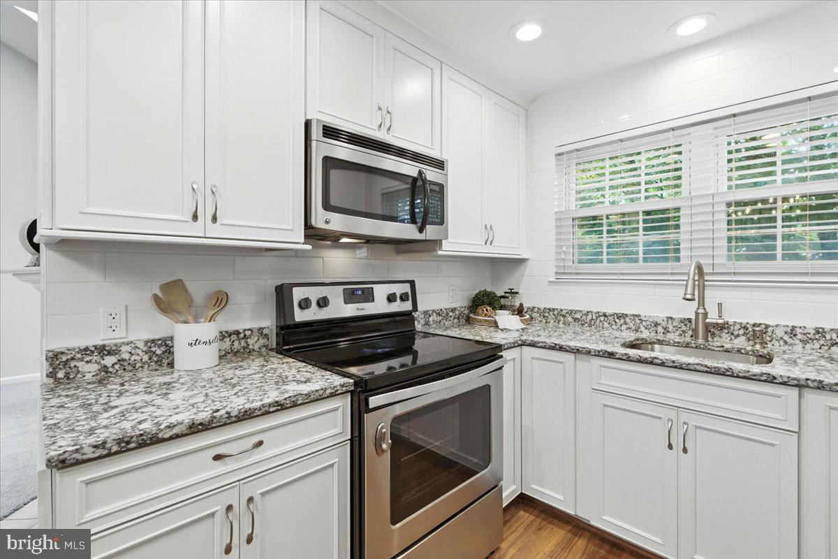 PENDERBROOK SQUARE CONDOMINIUMS - Residential