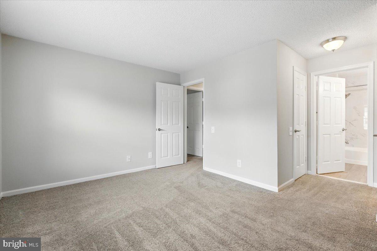 PENDERBROOK SQUARE CONDOMINIUMS - Residential