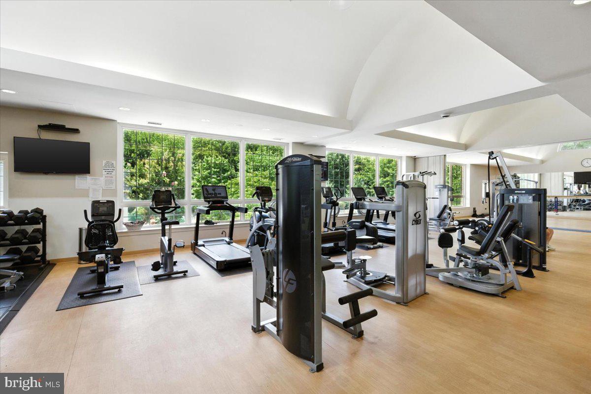 PENDERBROOK SQUARE CONDOMINIUMS - Residential