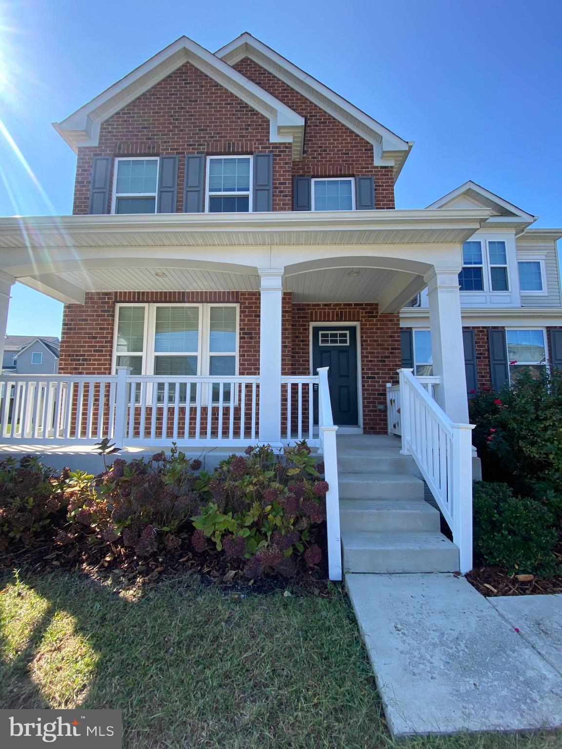 ESTATES AT LEE'S PARKE - Residential Lease