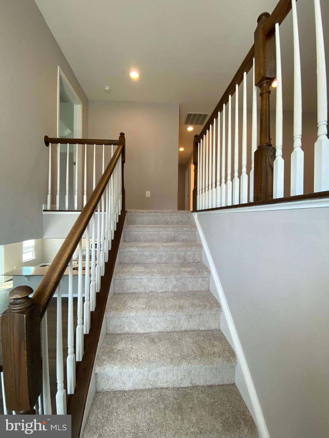 ESTATES AT LEE'S PARKE - Residential Lease