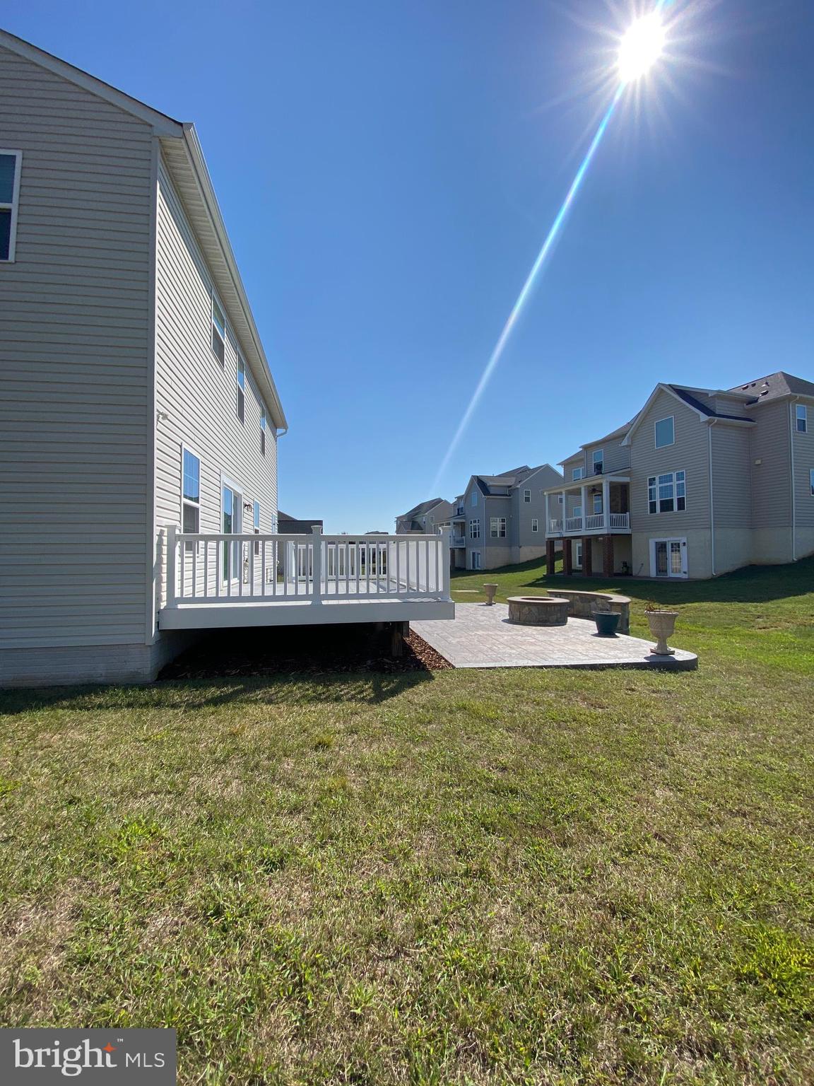 ESTATES AT LEE'S PARKE - Residential Lease