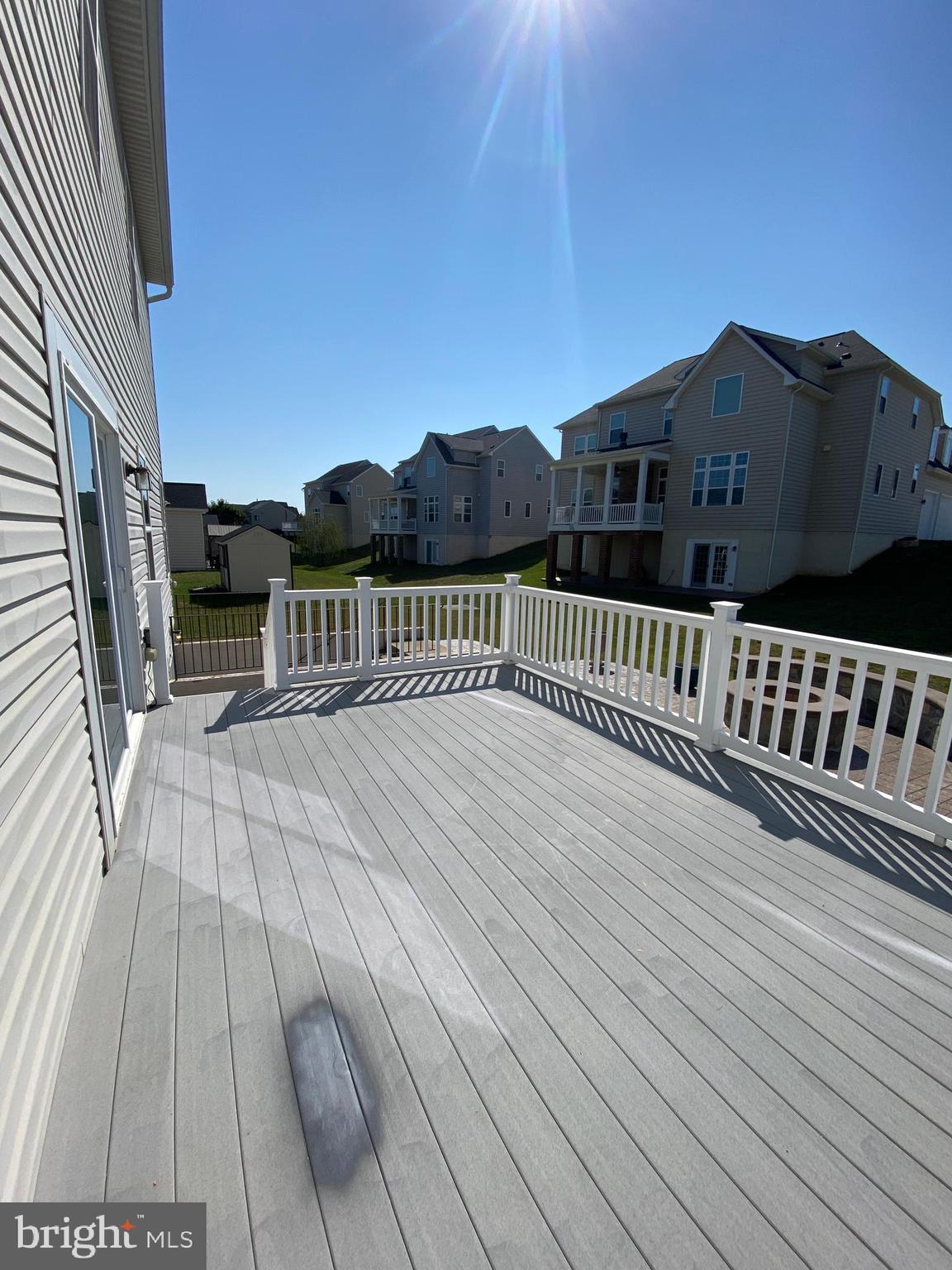 ESTATES AT LEE'S PARKE - Residential Lease