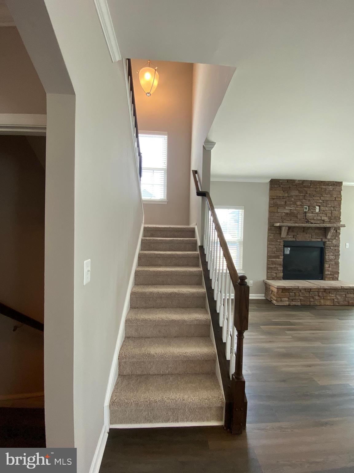 ESTATES AT LEE'S PARKE - Residential Lease