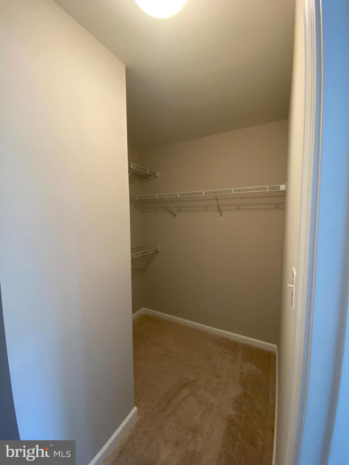 ESTATES AT LEE'S PARKE - Residential Lease