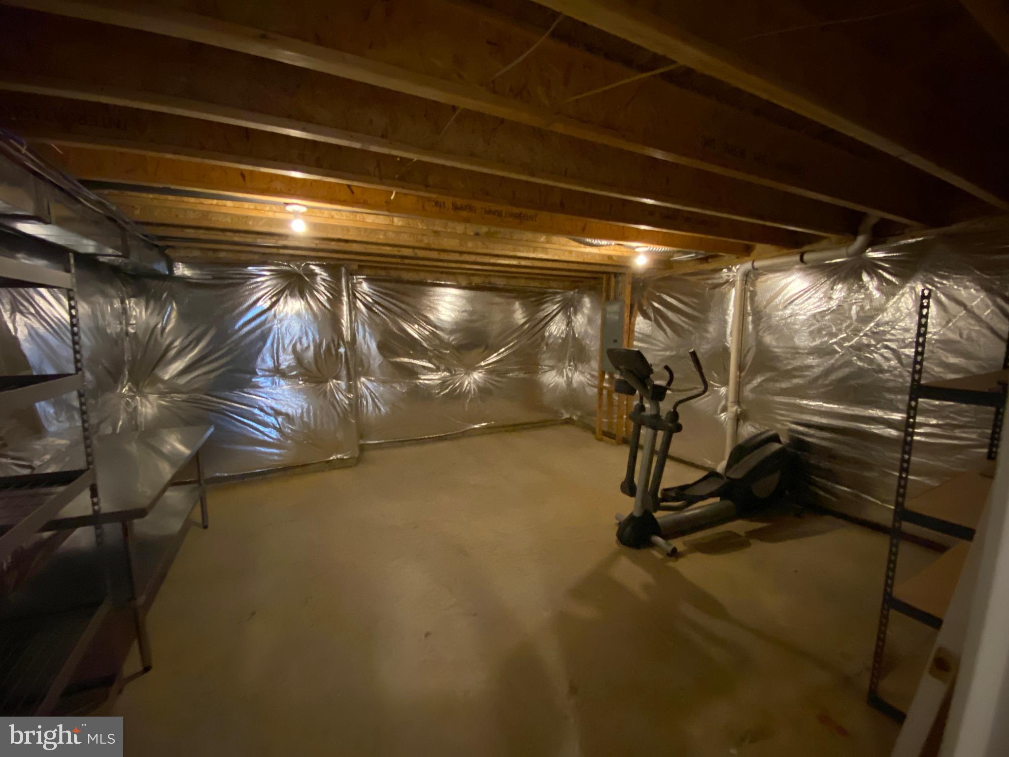 ESTATES AT LEE'S PARKE - Residential Lease