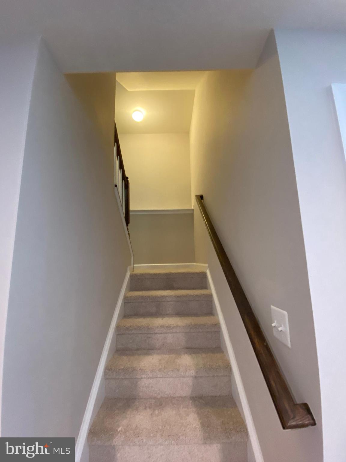 ESTATES AT LEE'S PARKE - Residential Lease