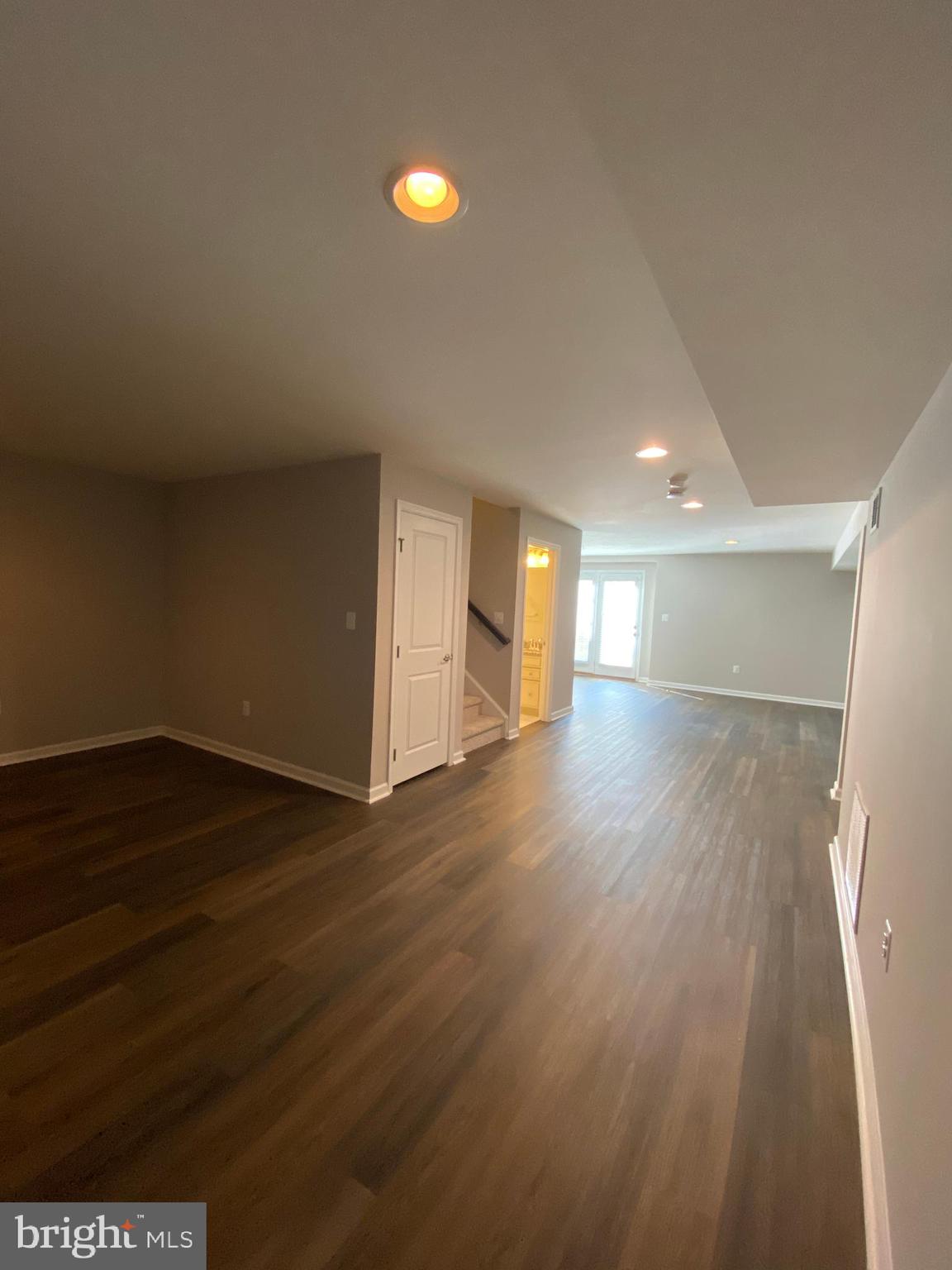 ESTATES AT LEE'S PARKE - Residential Lease