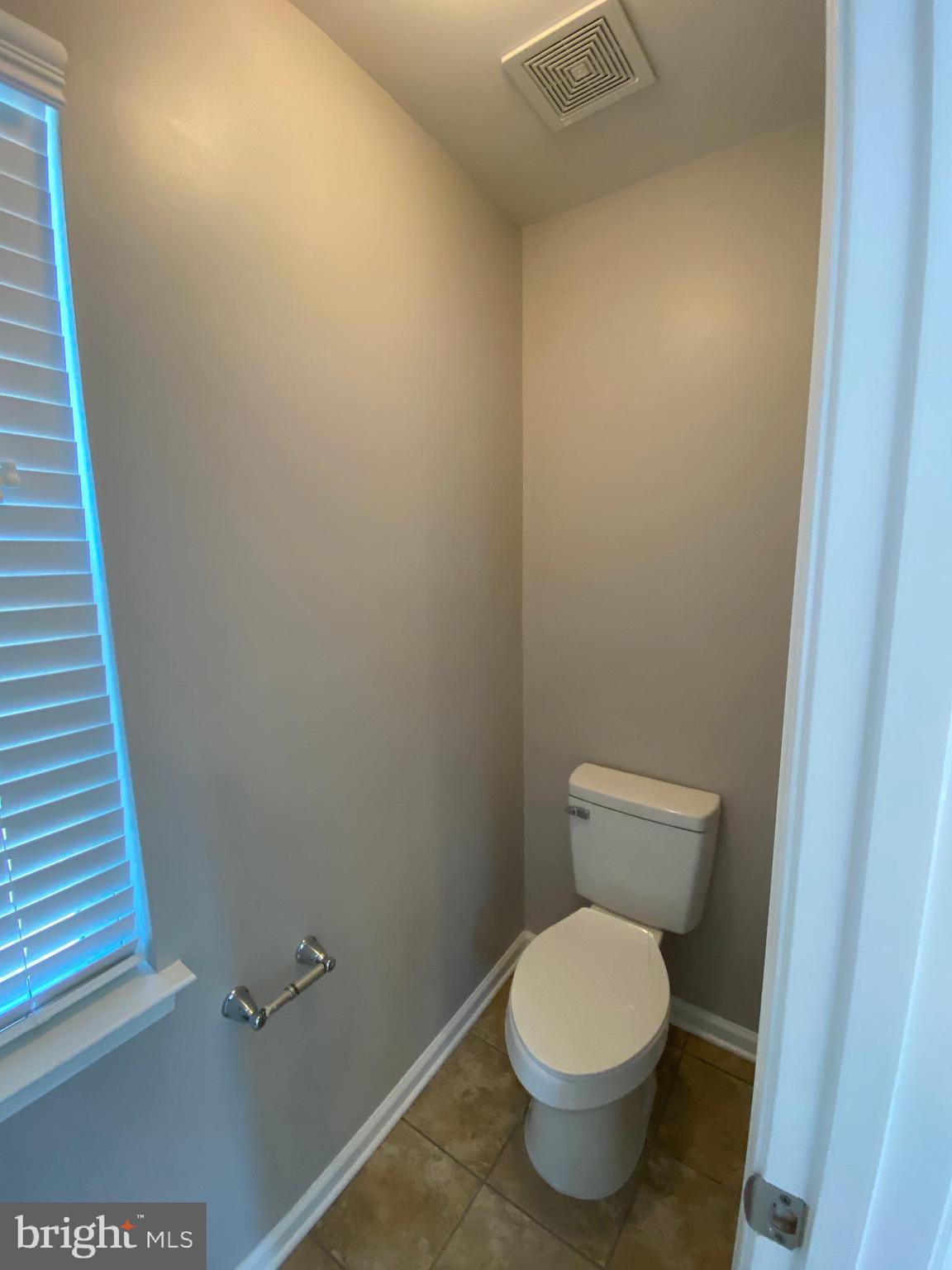 ESTATES AT LEE'S PARKE - Residential Lease