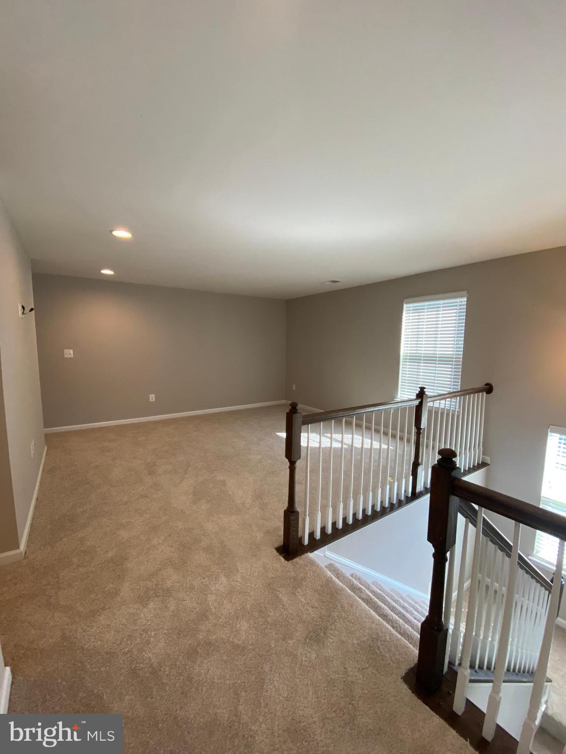 ESTATES AT LEE'S PARKE - Residential Lease