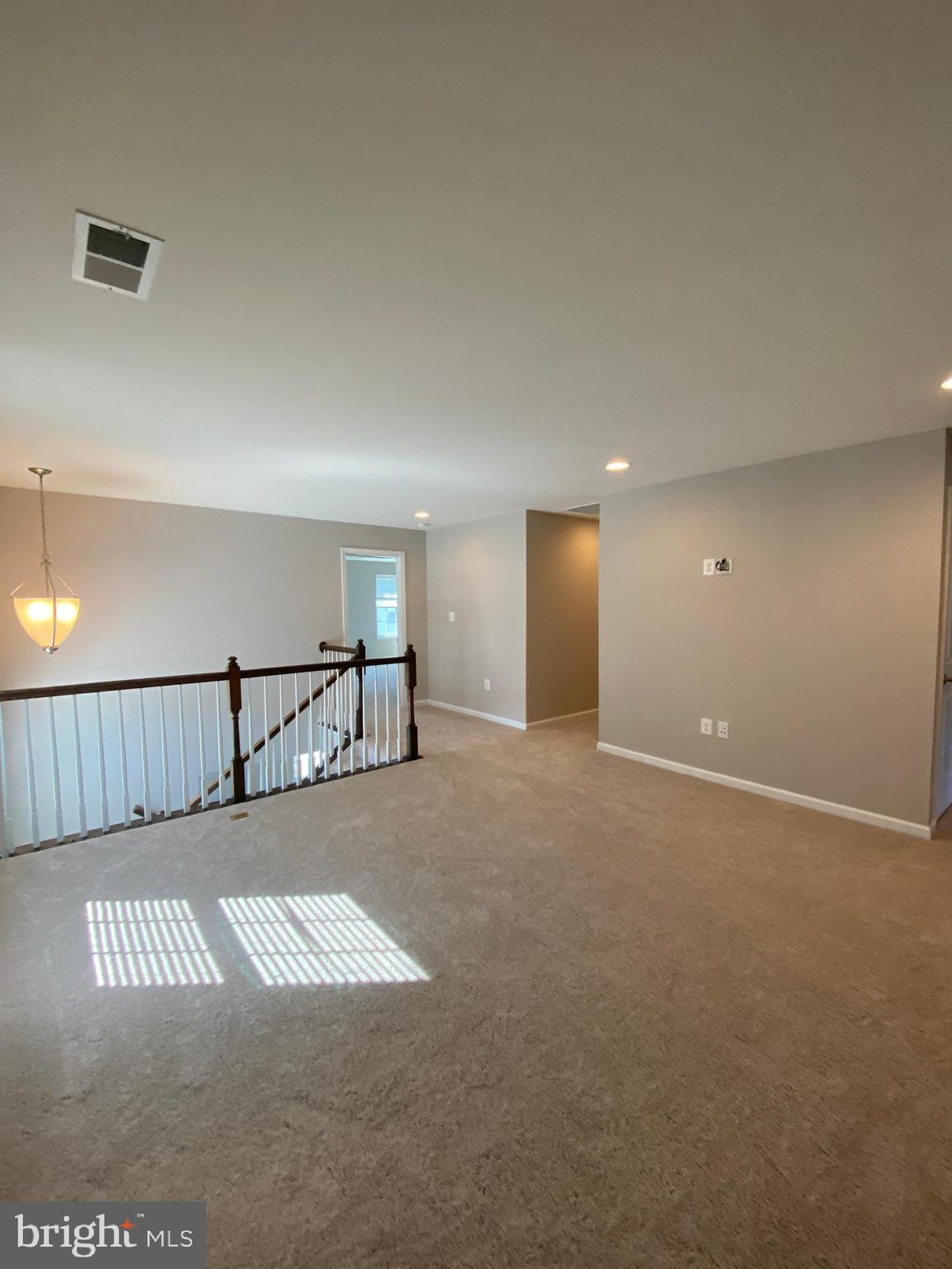 ESTATES AT LEE'S PARKE - Residential Lease