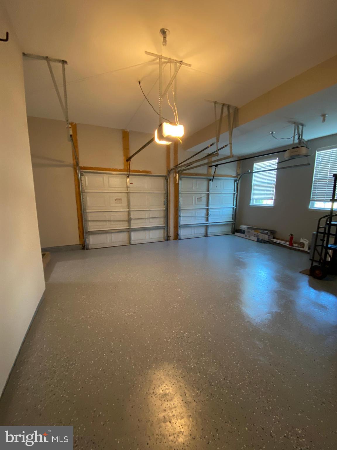 ESTATES AT LEE'S PARKE - Residential Lease