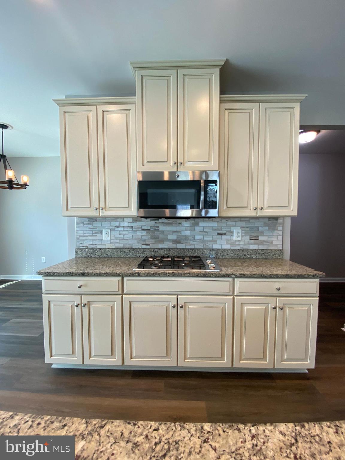 ESTATES AT LEE'S PARKE - Residential Lease