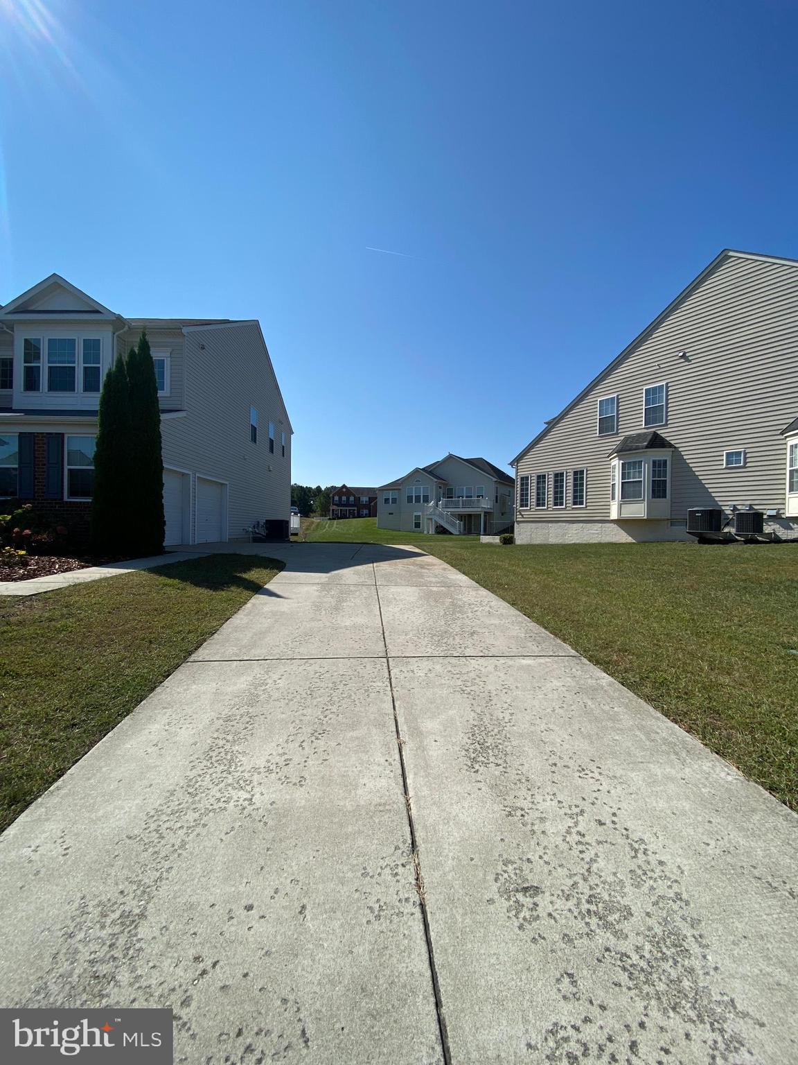 ESTATES AT LEE'S PARKE - Residential Lease