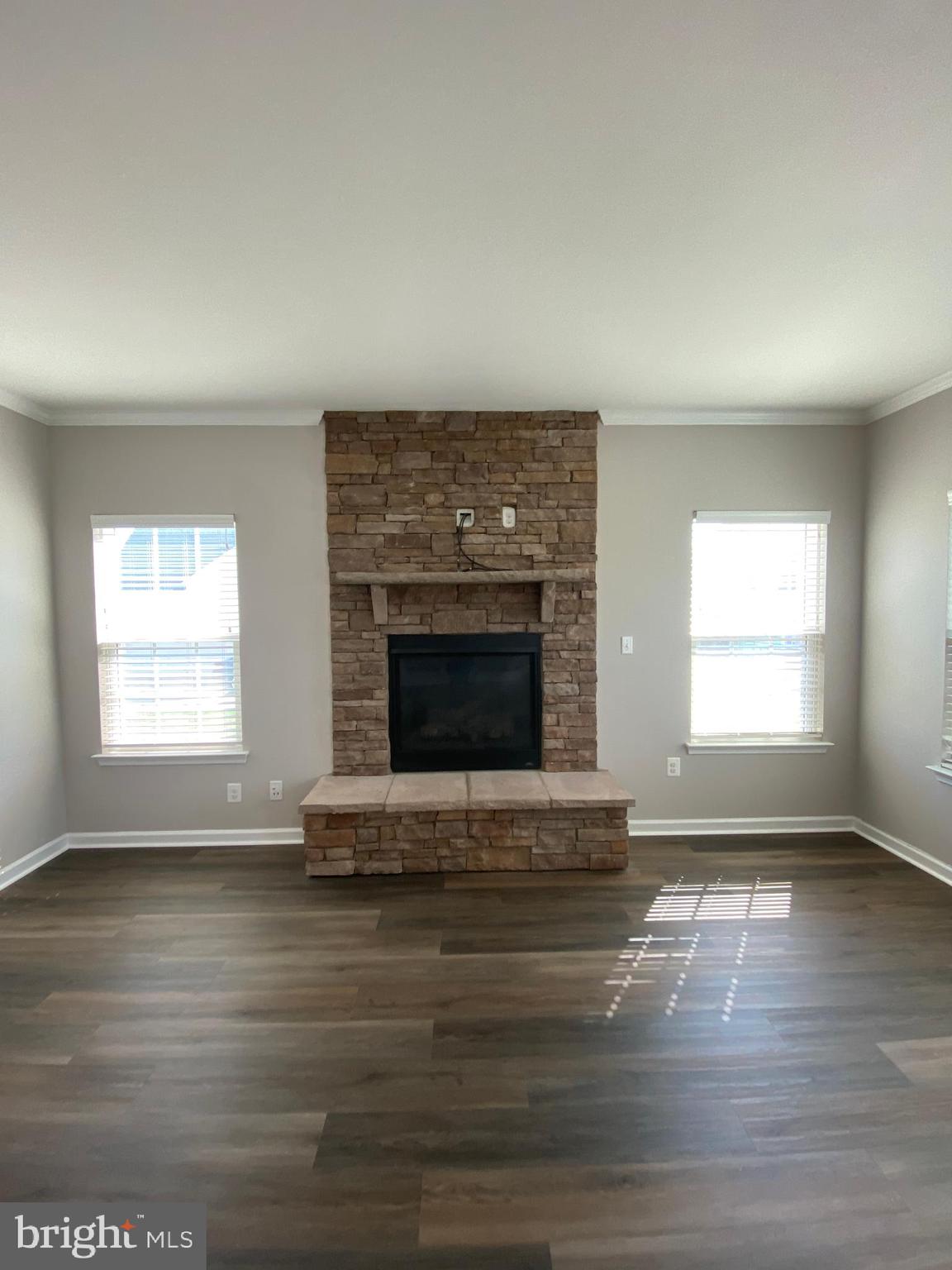 ESTATES AT LEE'S PARKE - Residential Lease