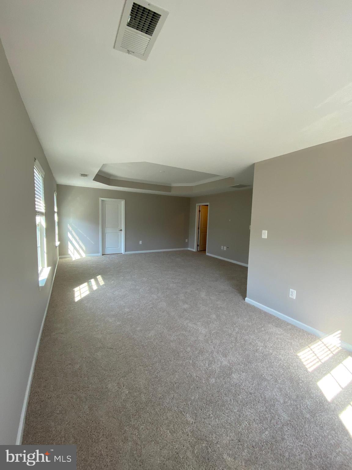 ESTATES AT LEE'S PARKE - Residential Lease