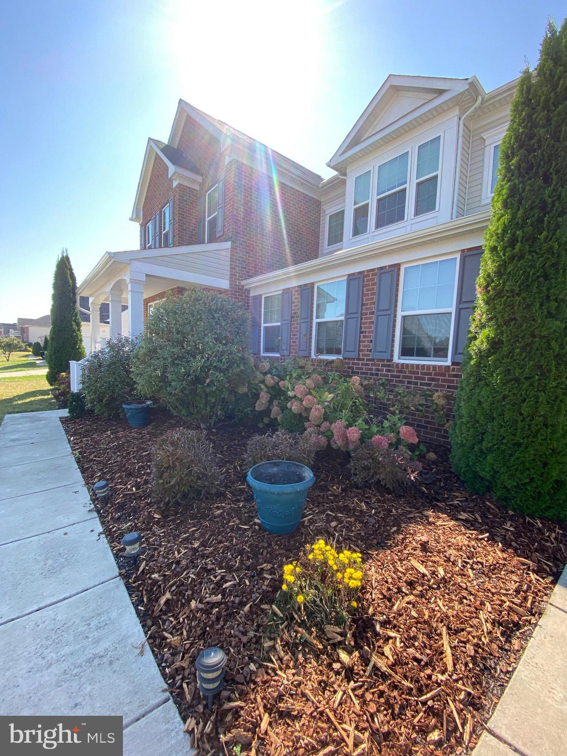 ESTATES AT LEE'S PARKE - Residential Lease