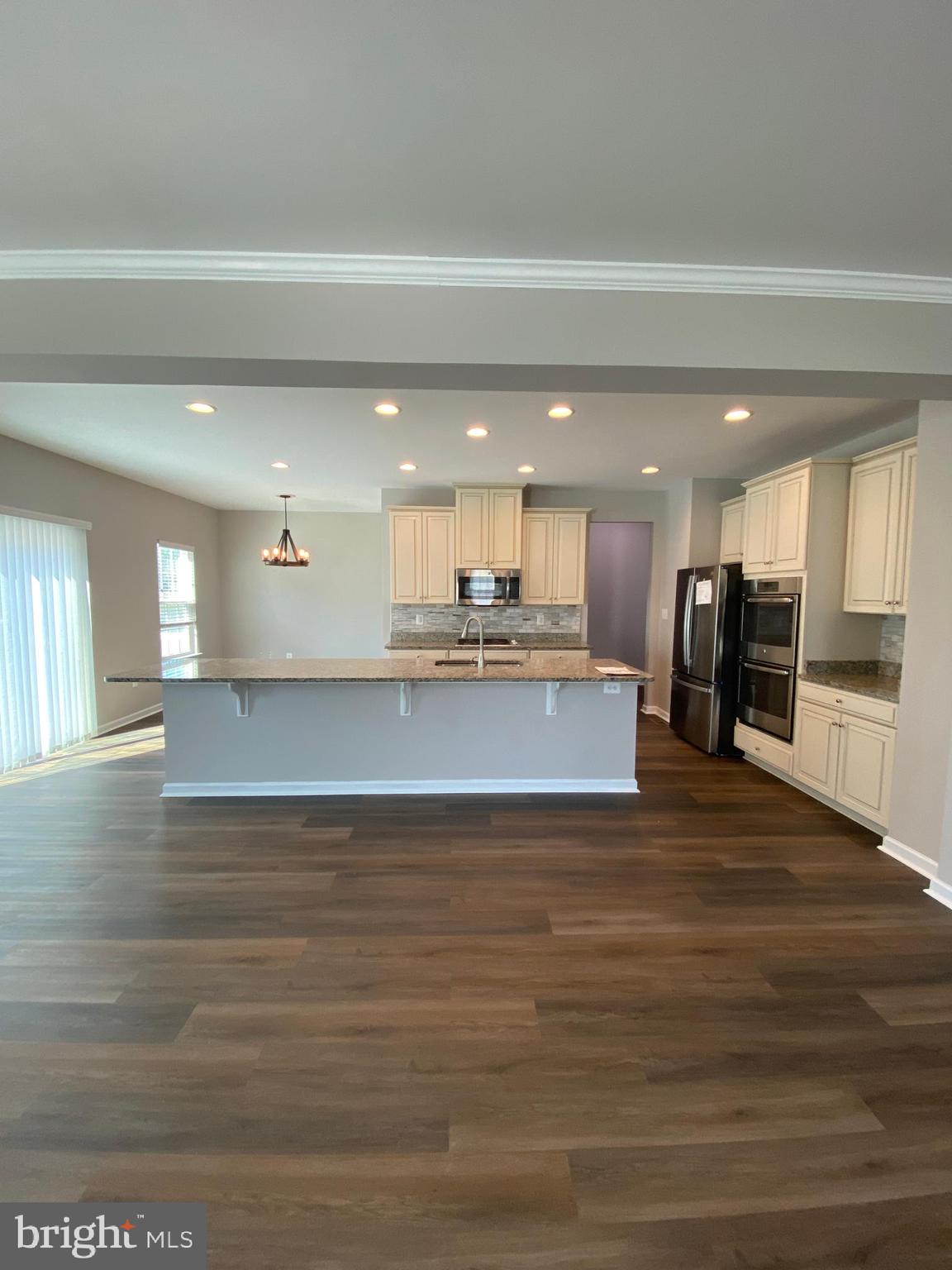 ESTATES AT LEE'S PARKE - Residential Lease