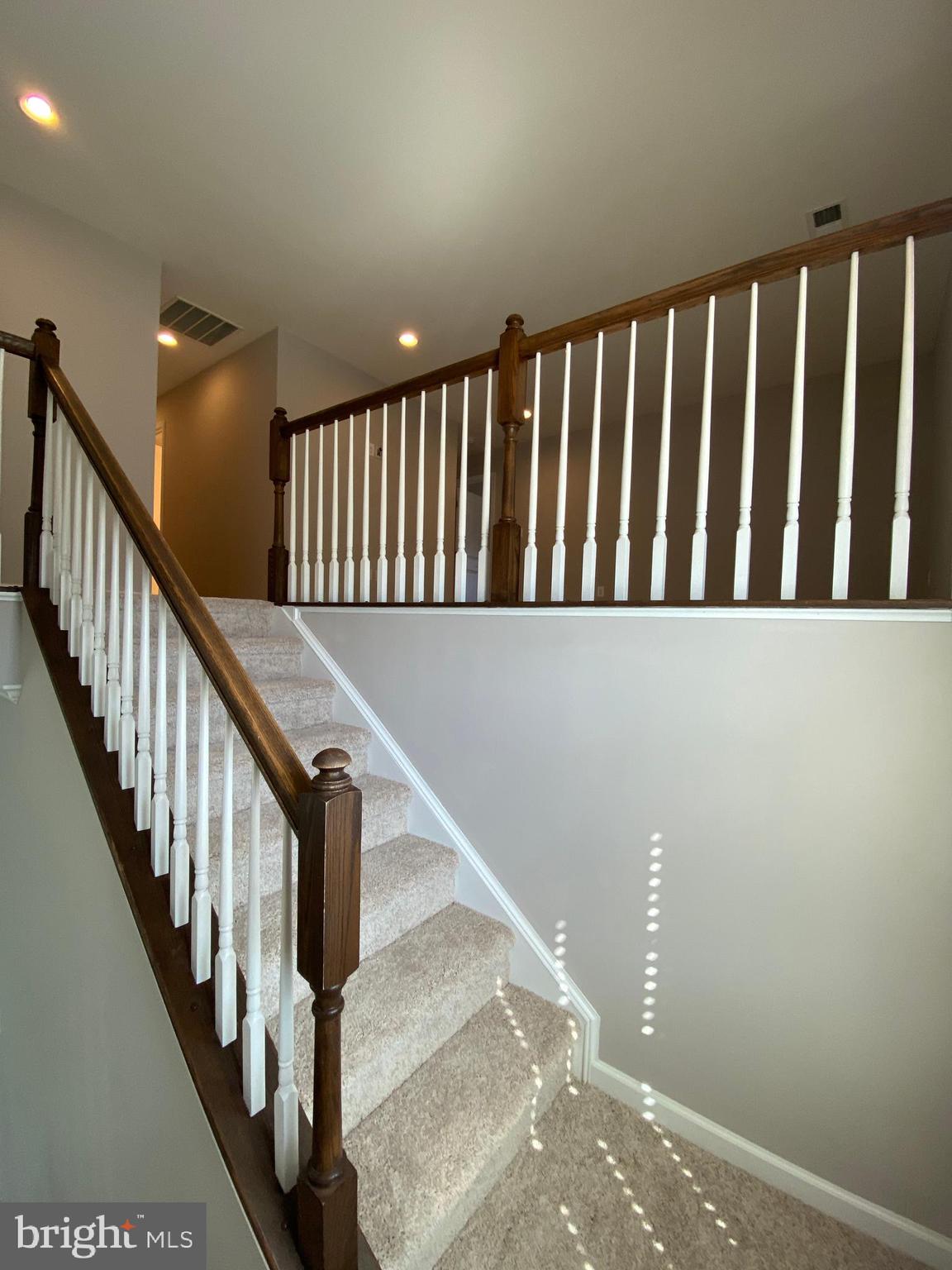 ESTATES AT LEE'S PARKE - Residential Lease