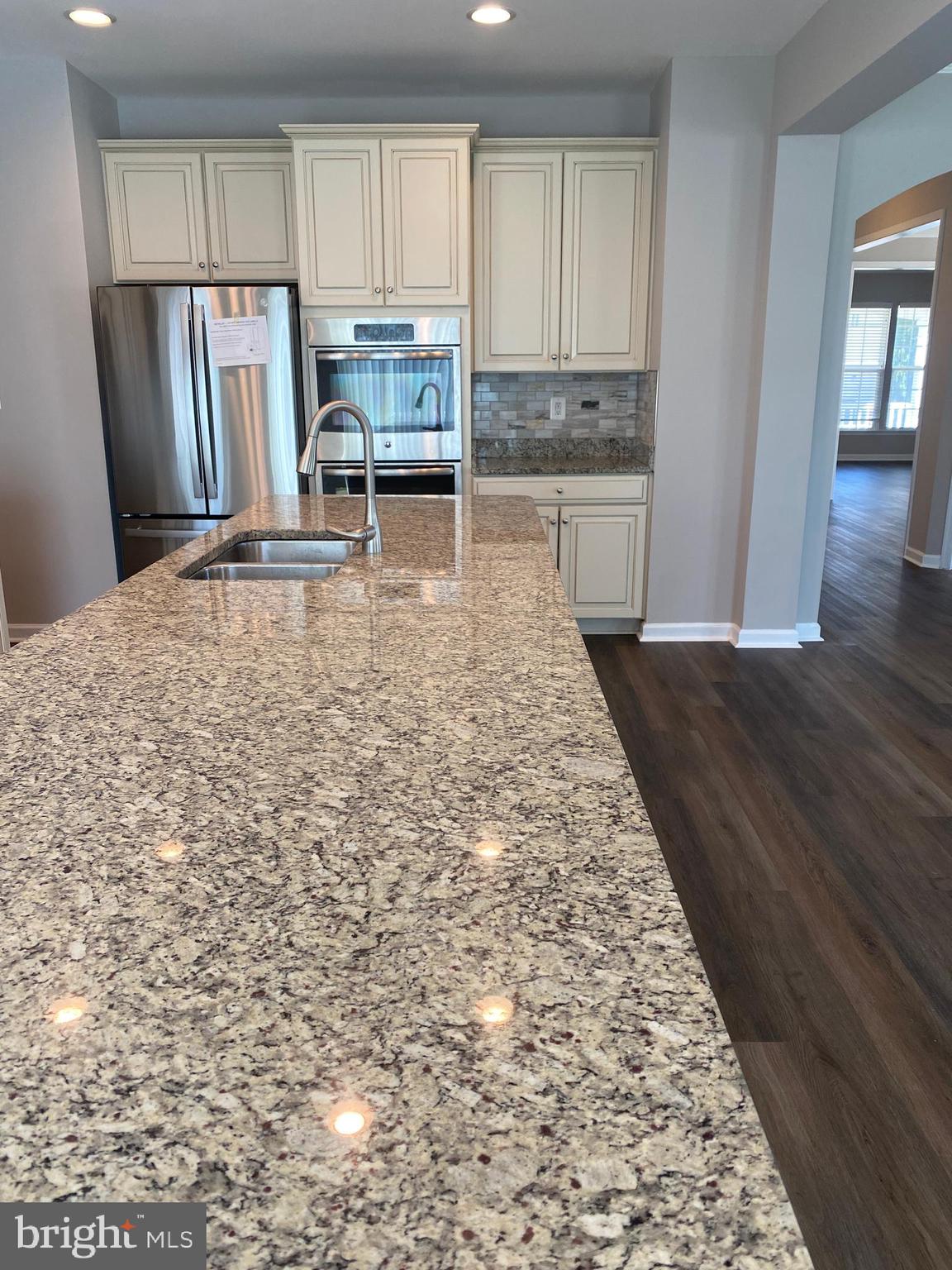 ESTATES AT LEE'S PARKE - Residential Lease