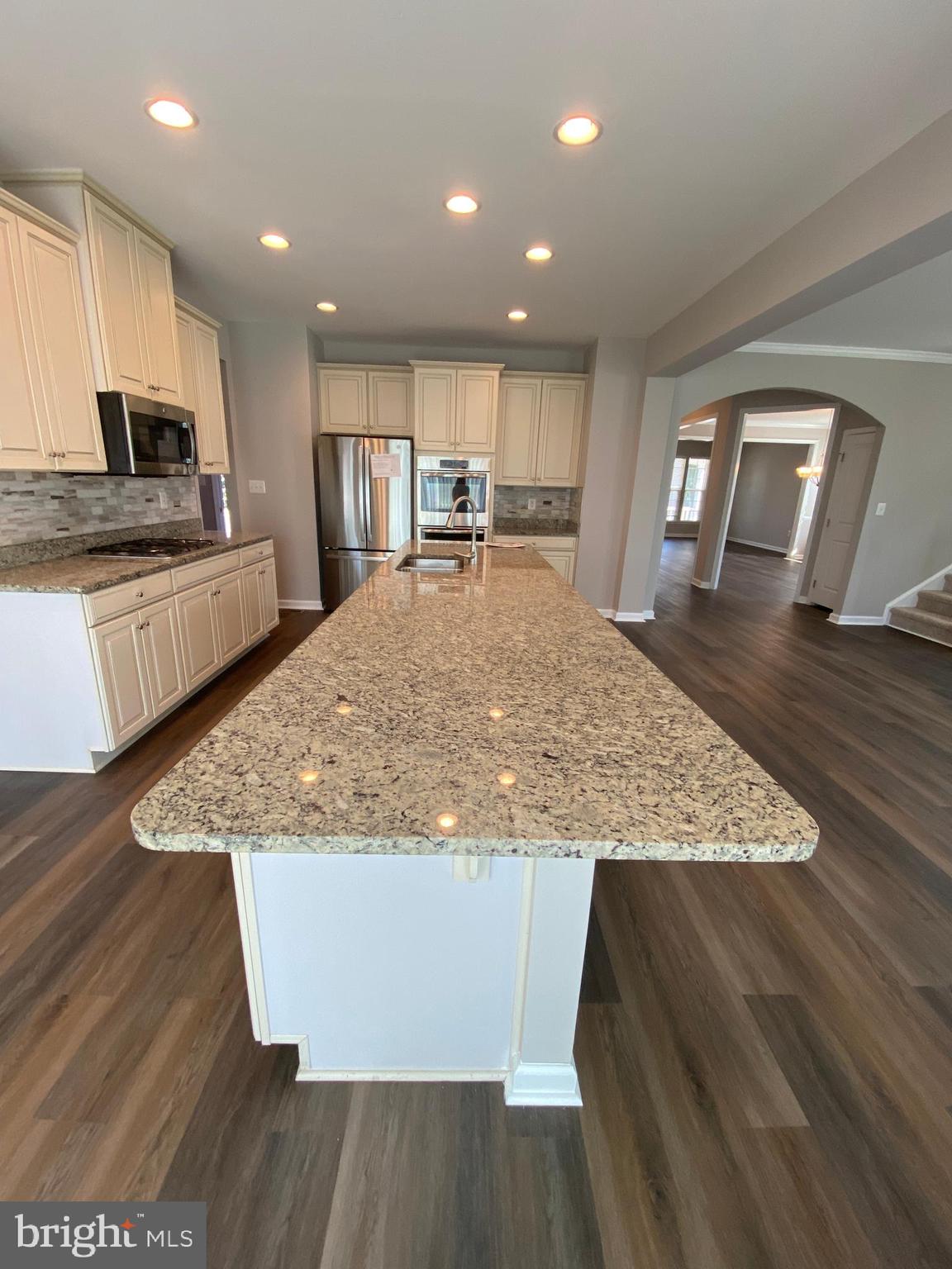 ESTATES AT LEE'S PARKE - Residential Lease