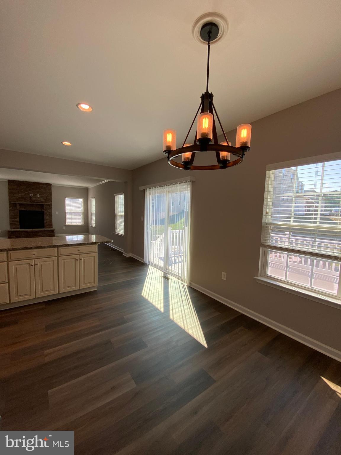 ESTATES AT LEE'S PARKE - Residential Lease