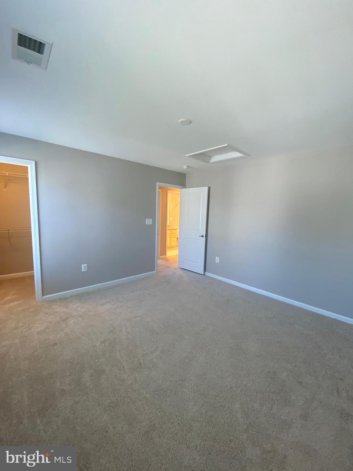 ESTATES AT LEE'S PARKE - Residential Lease