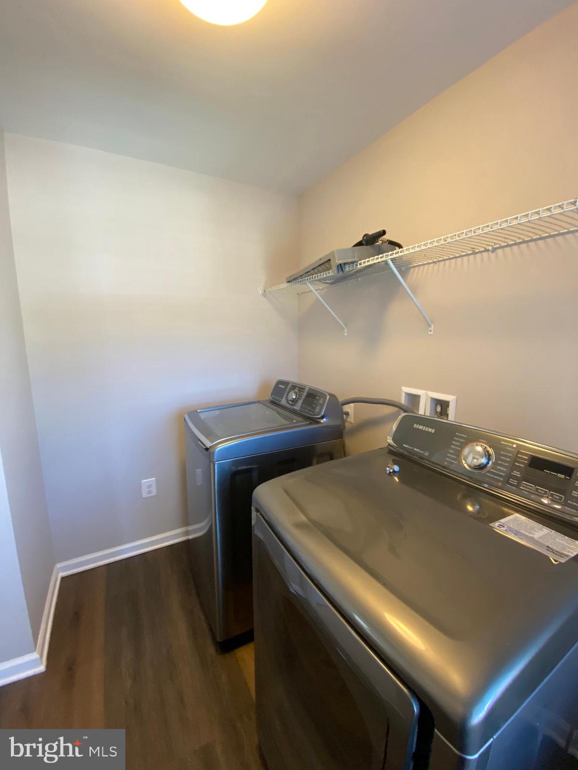 ESTATES AT LEE'S PARKE - Residential Lease