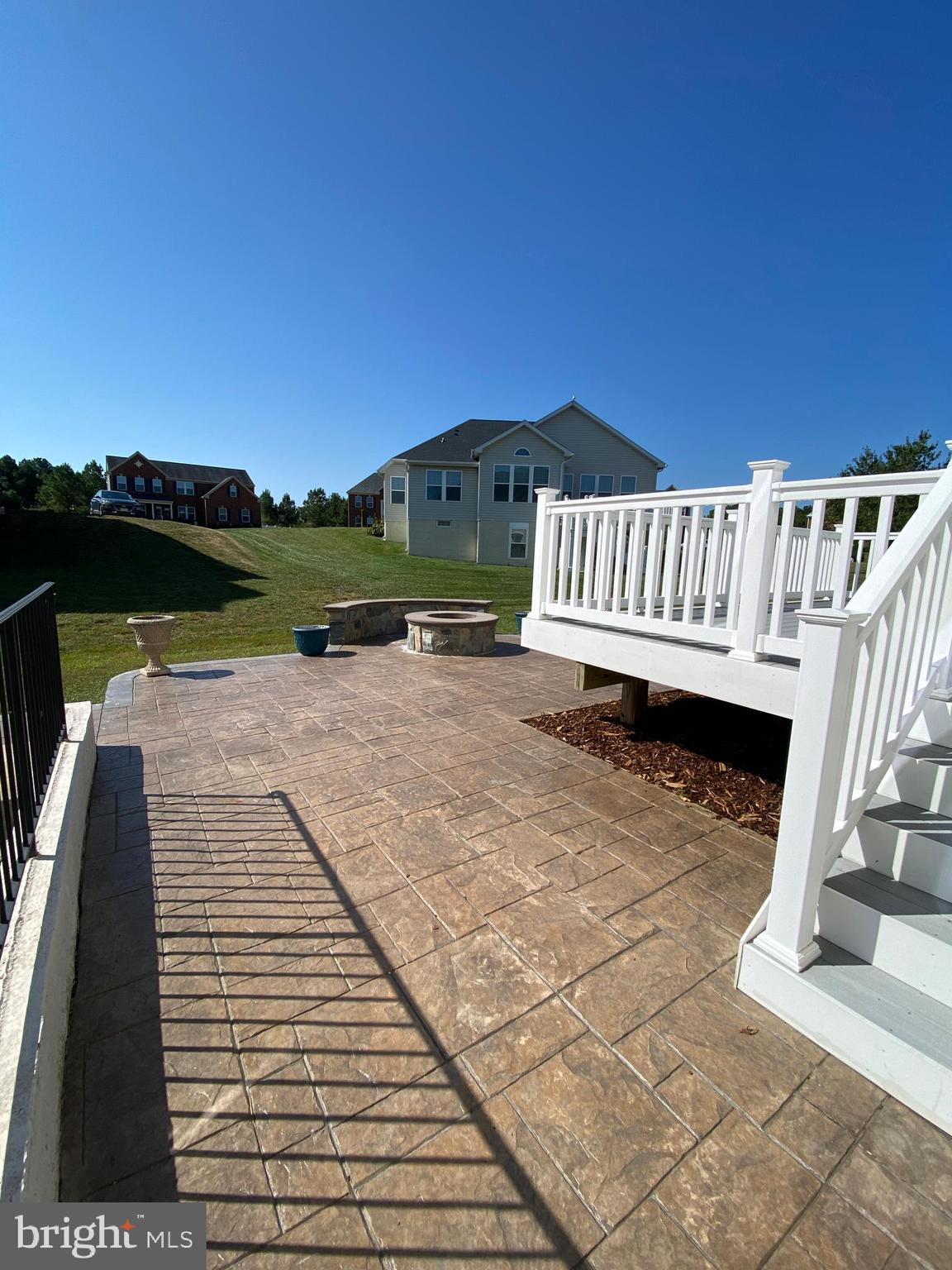 ESTATES AT LEE'S PARKE - Residential Lease