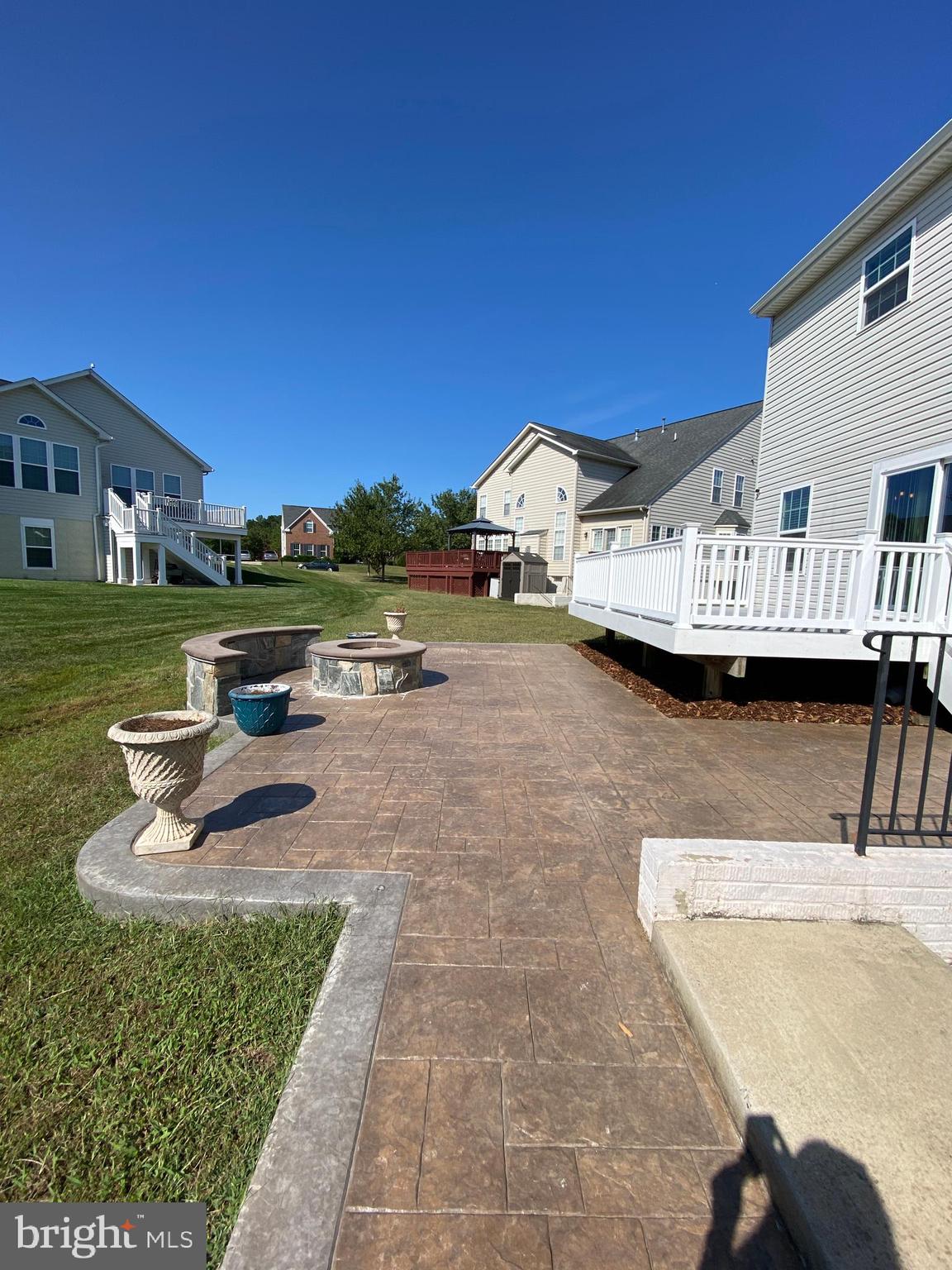 ESTATES AT LEE'S PARKE - Residential Lease