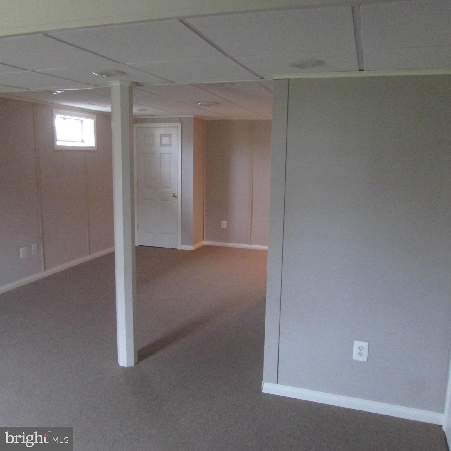 LAUREL RIDGE - Residential Lease