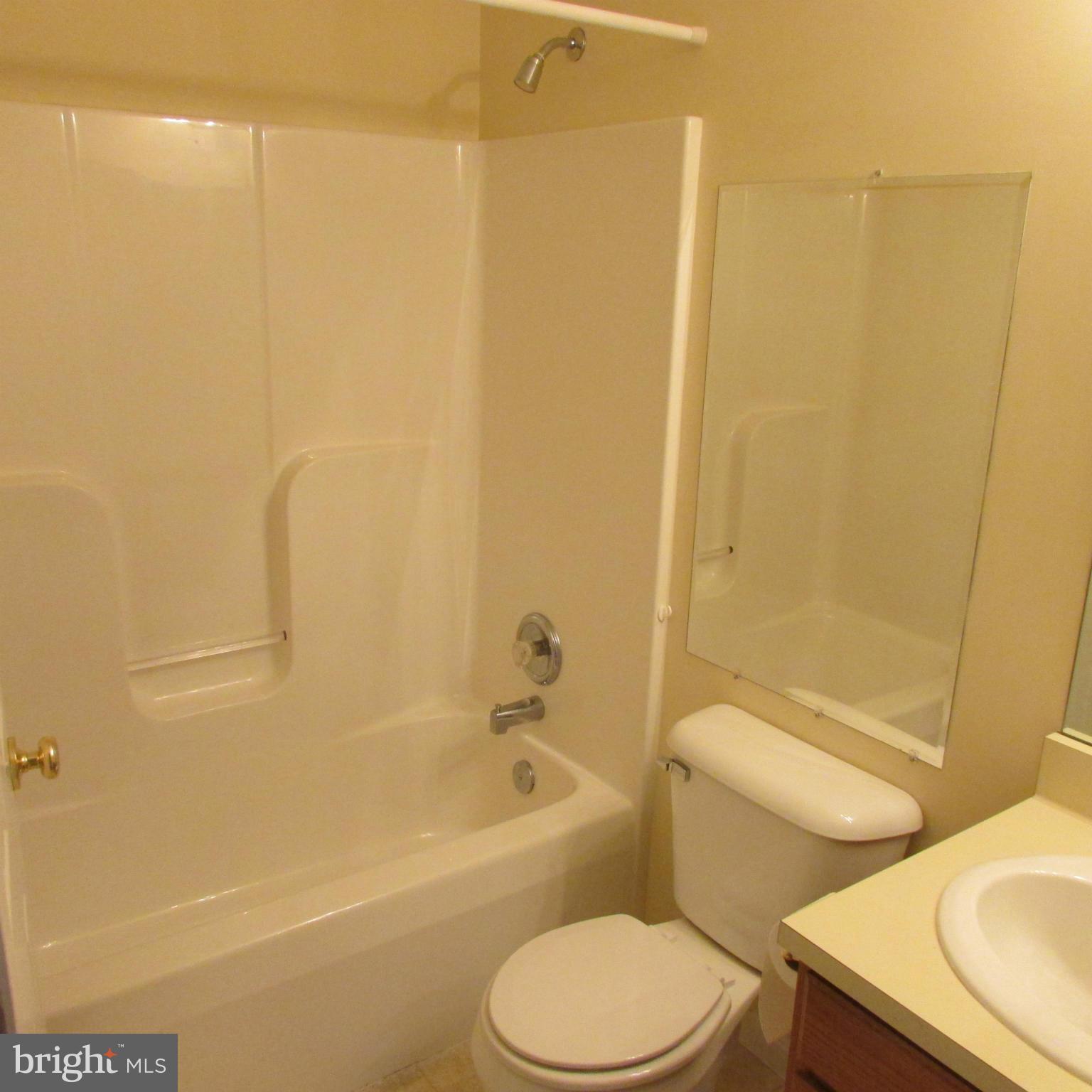 LAUREL RIDGE - Residential Lease