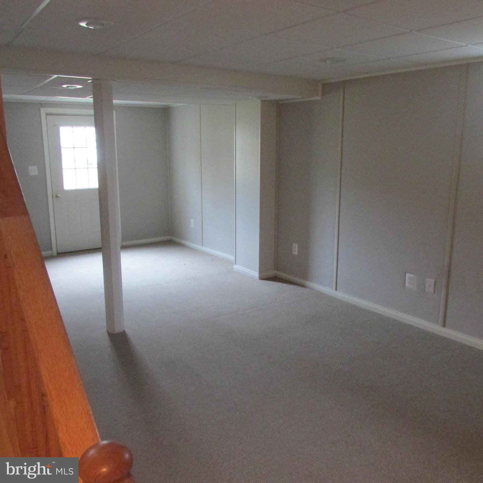 LAUREL RIDGE - Residential Lease