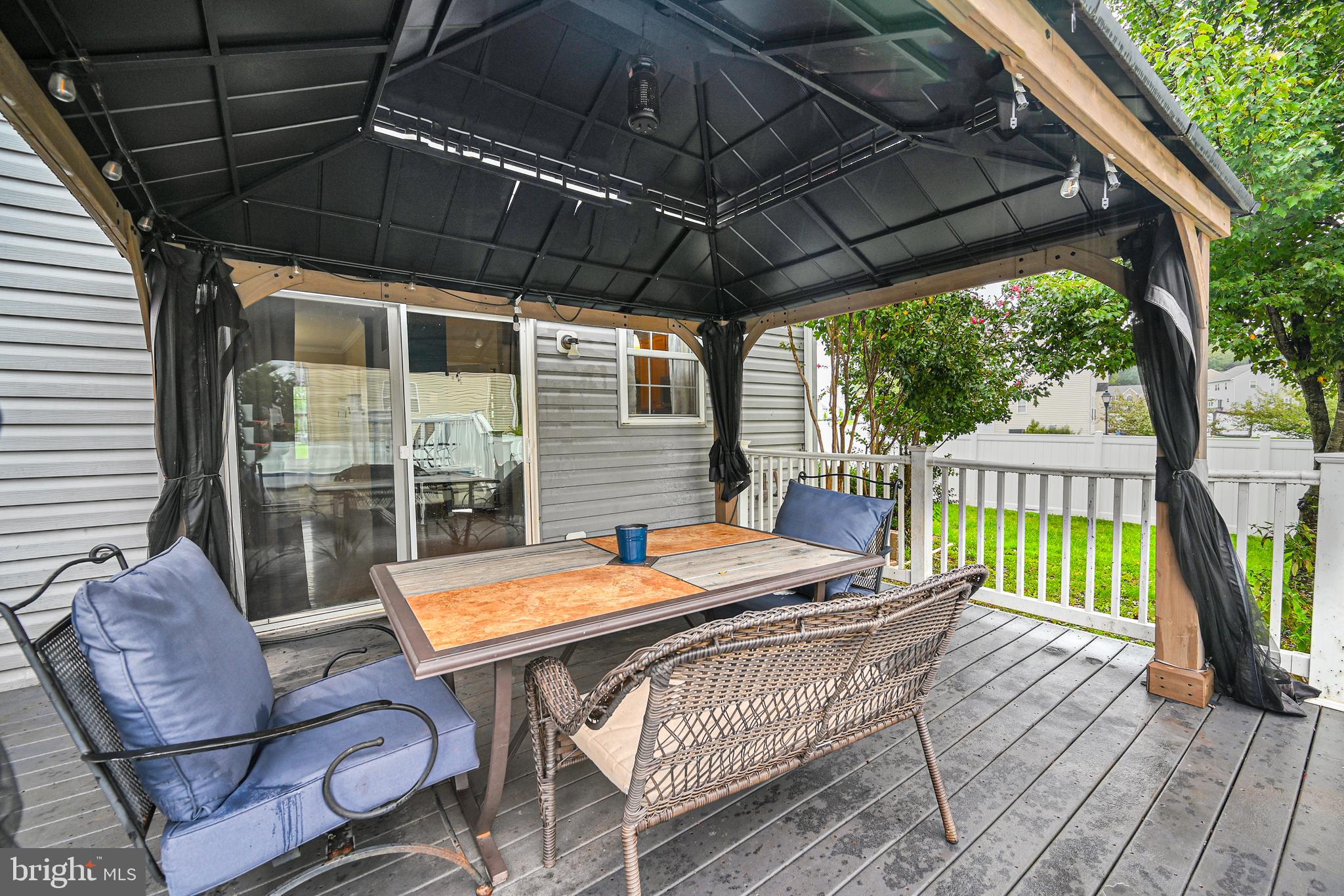 MEADOWBROOK - Residential