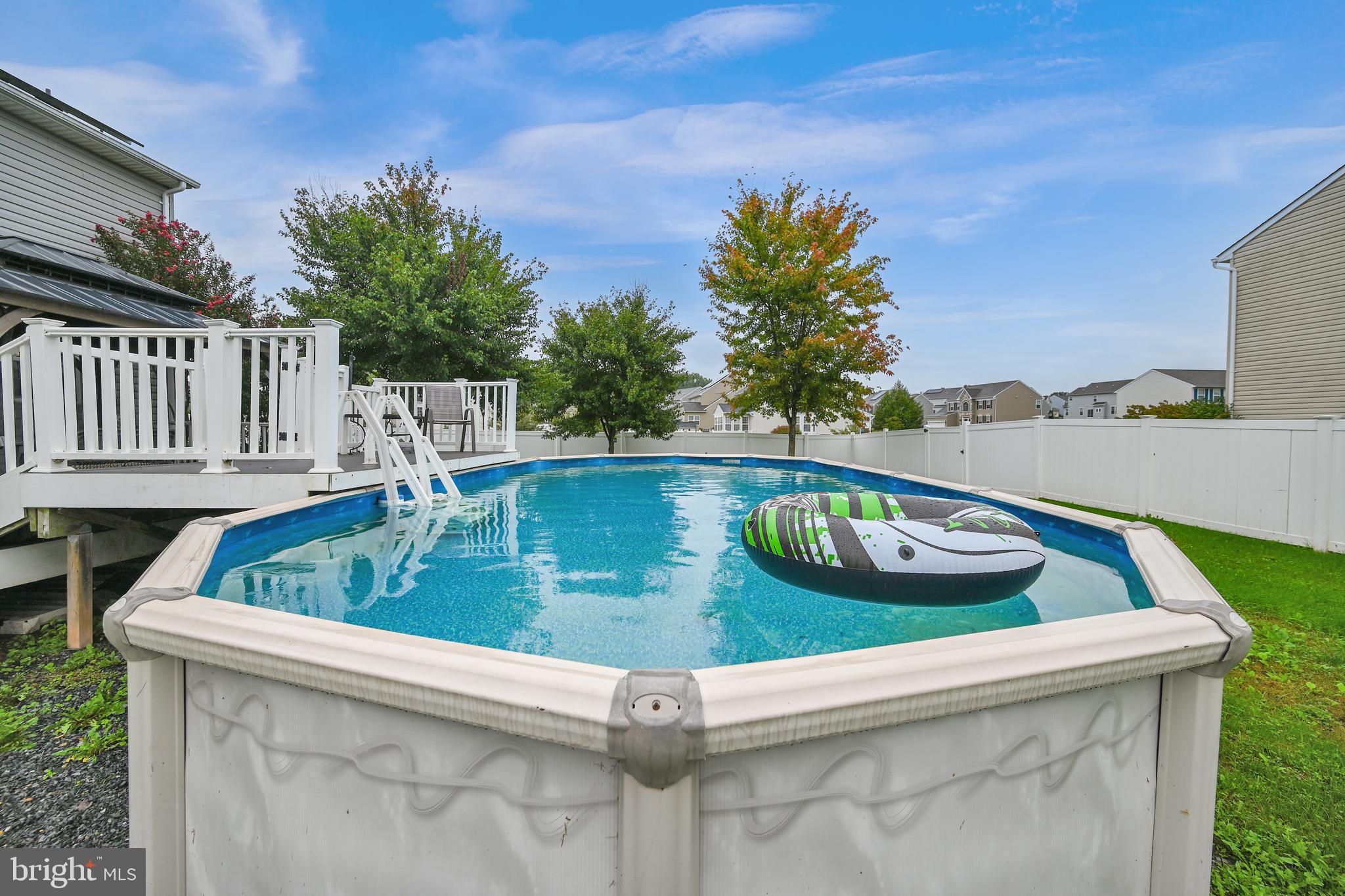 MEADOWBROOK - Residential