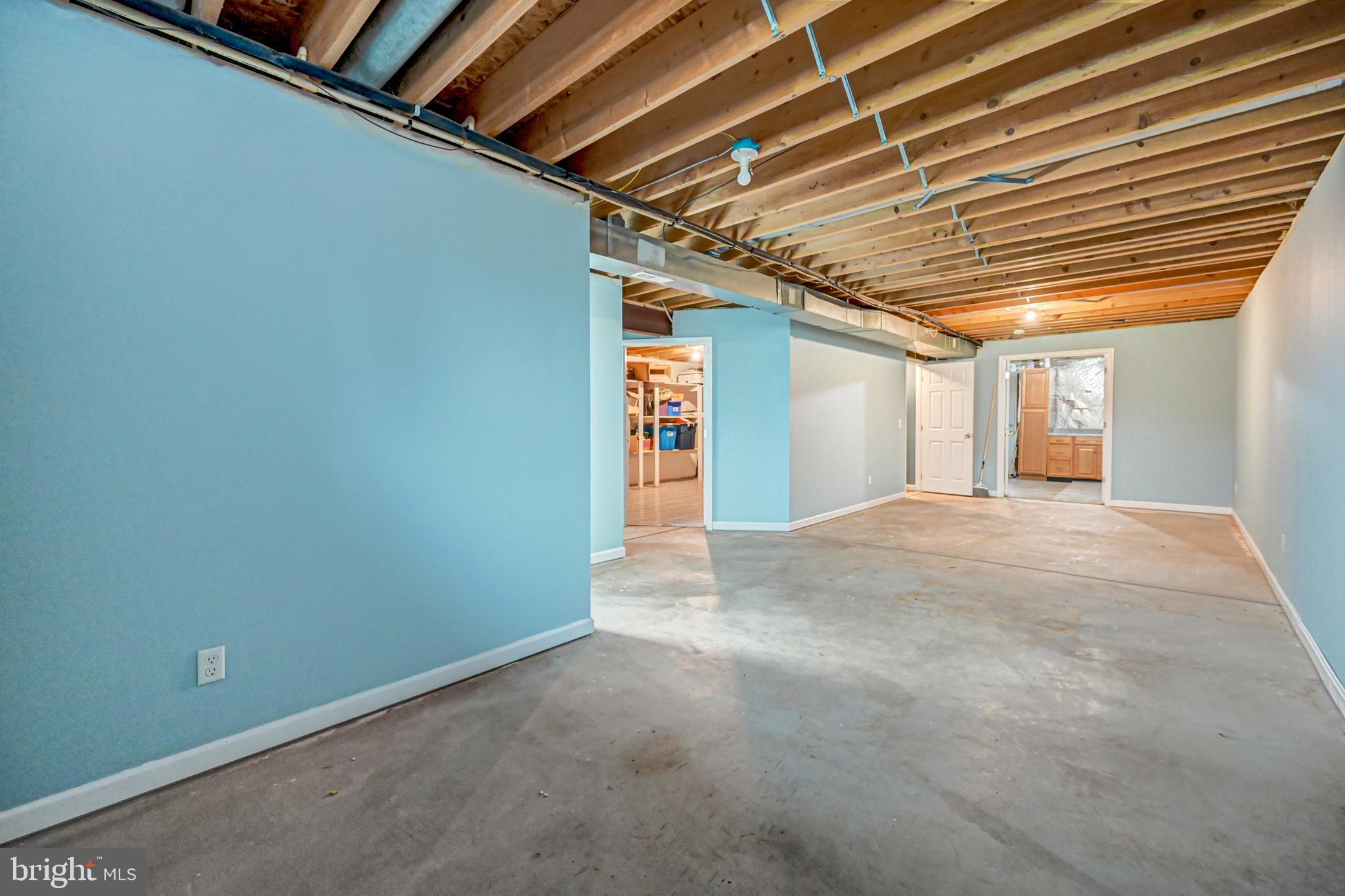 MEADOWBROOK - Residential