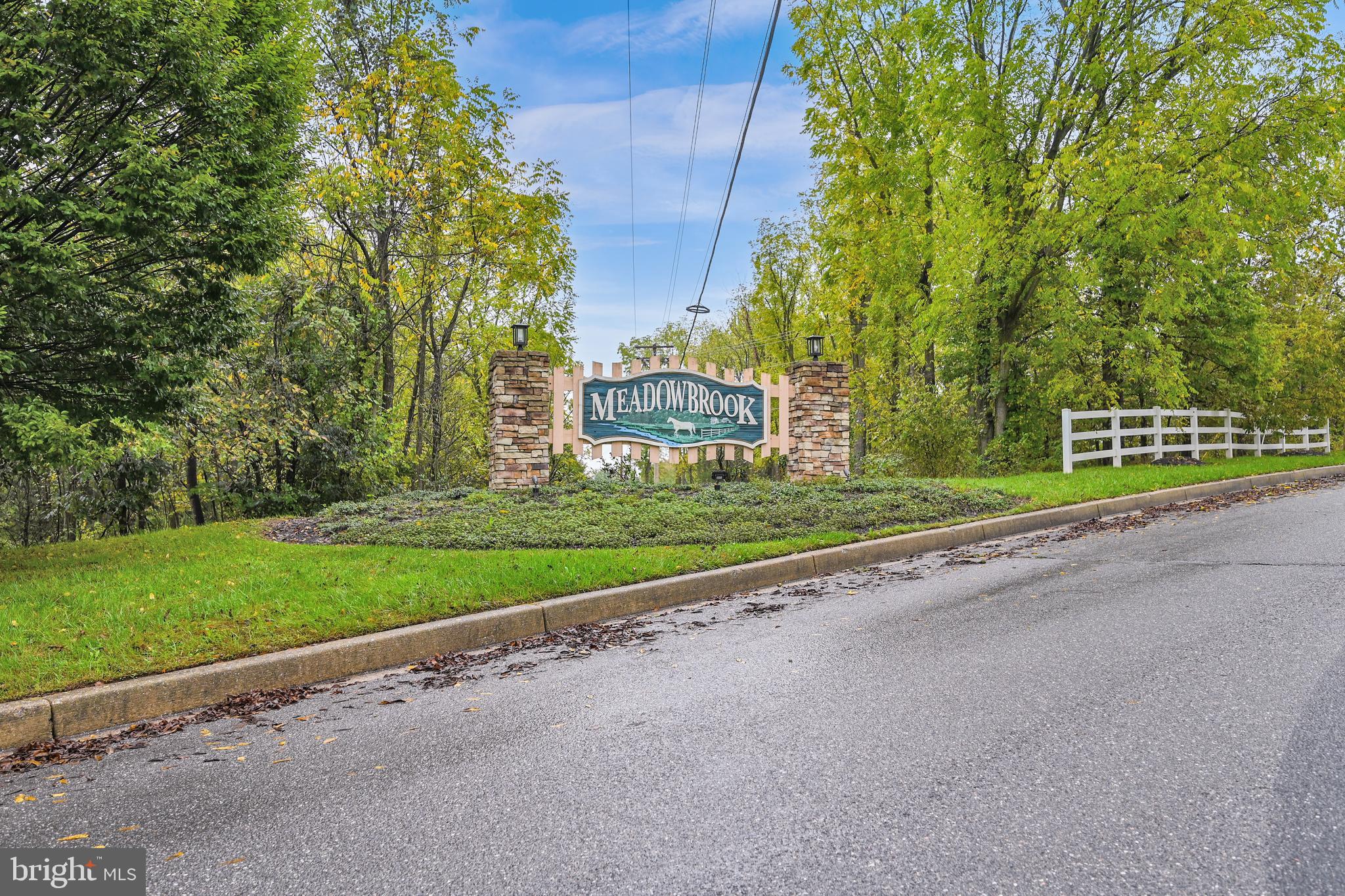 MEADOWBROOK - Residential