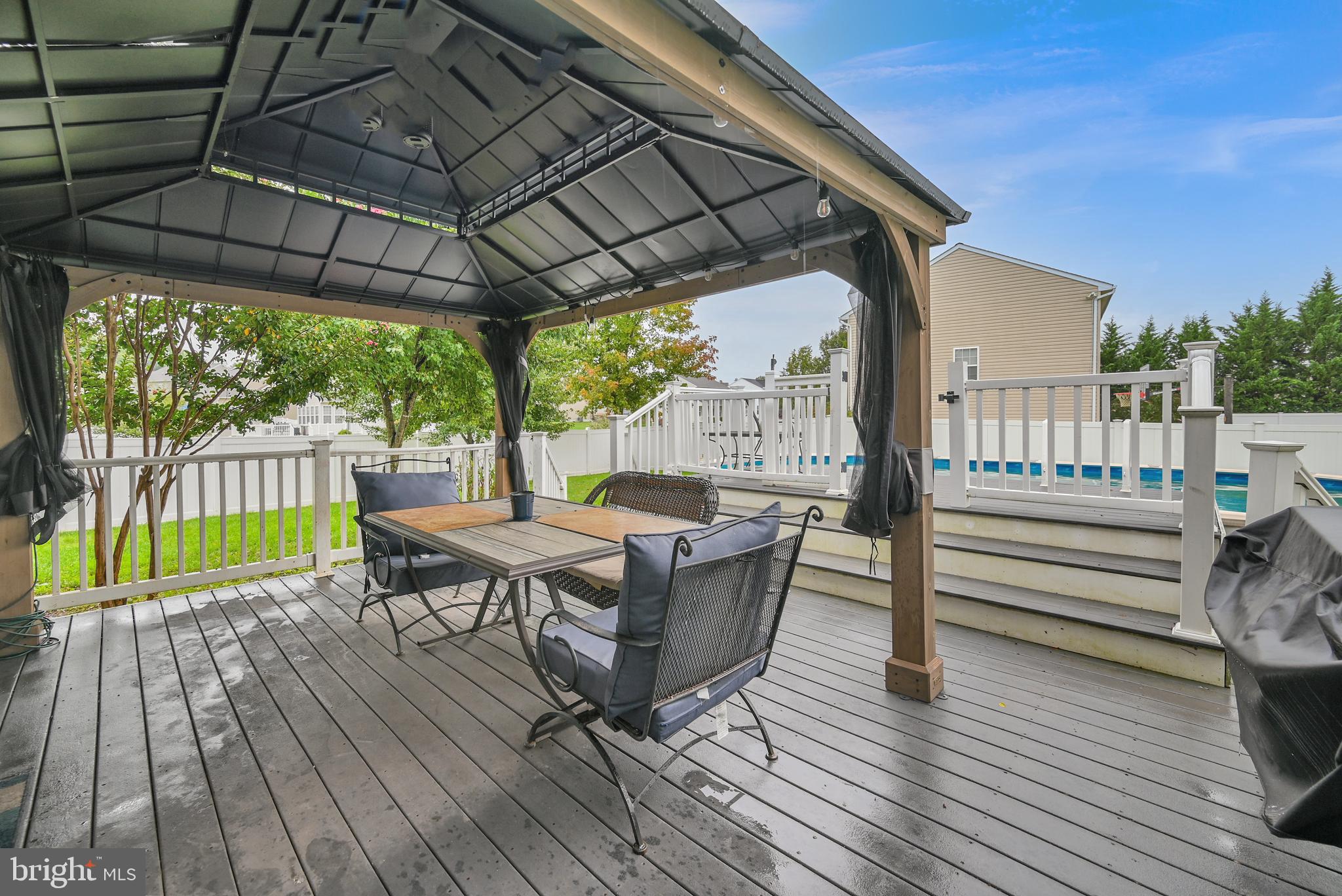 MEADOWBROOK - Residential