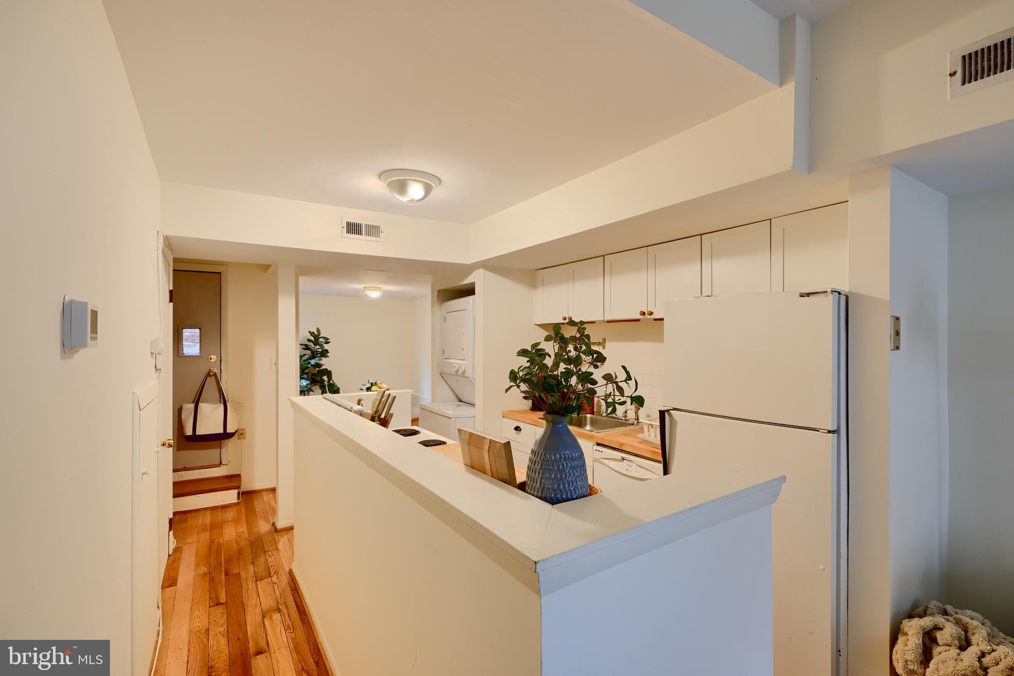 FEDERAL HILL HISTORIC DISTRICT - Residential Lease