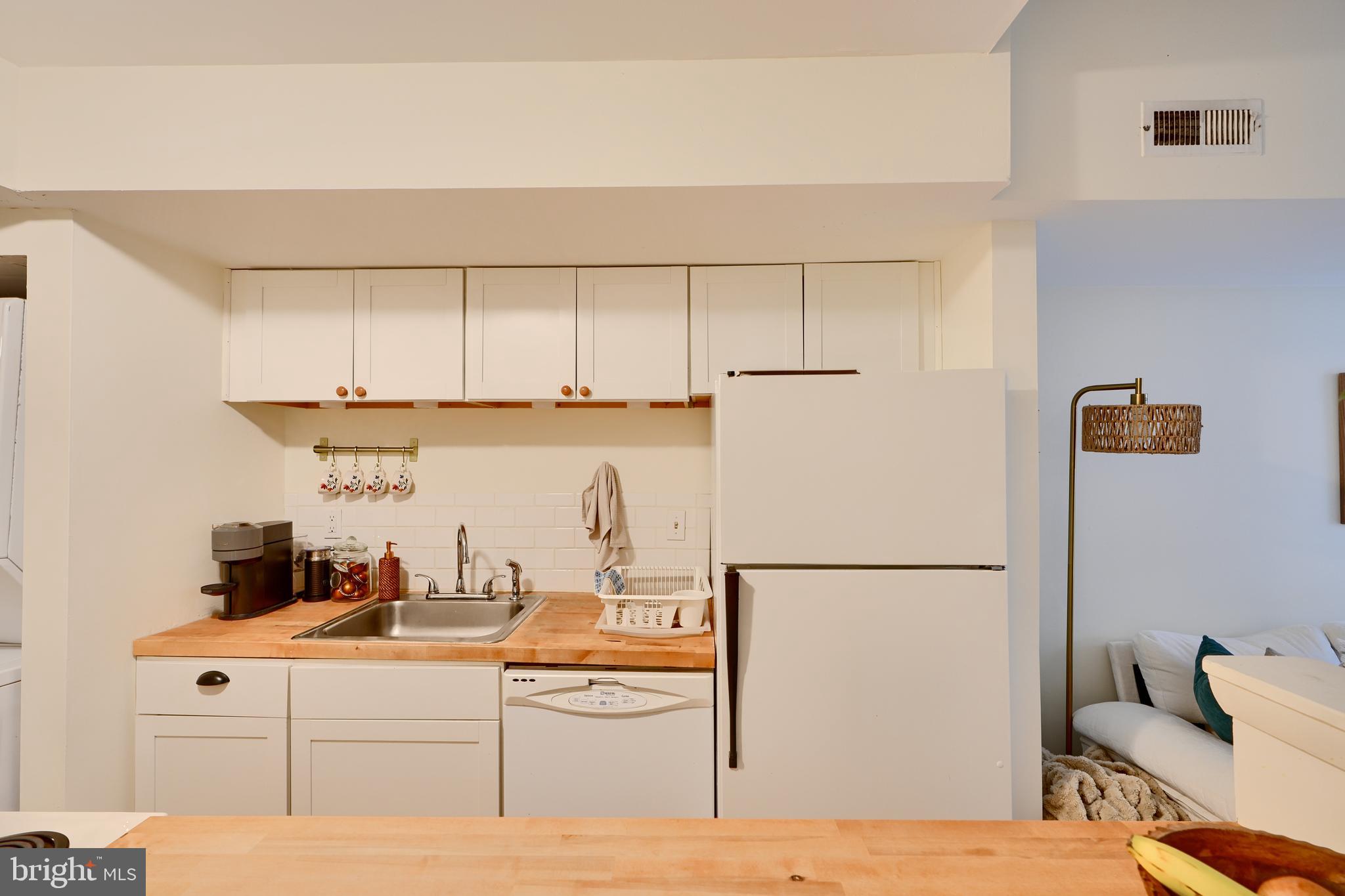 FEDERAL HILL HISTORIC DISTRICT - Residential Lease