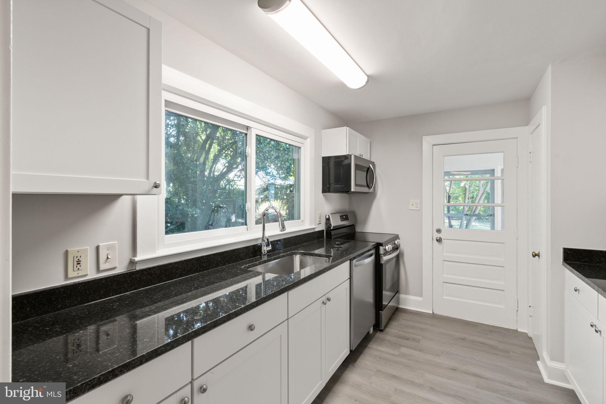 COLLEGE HEIGHTS - Residential