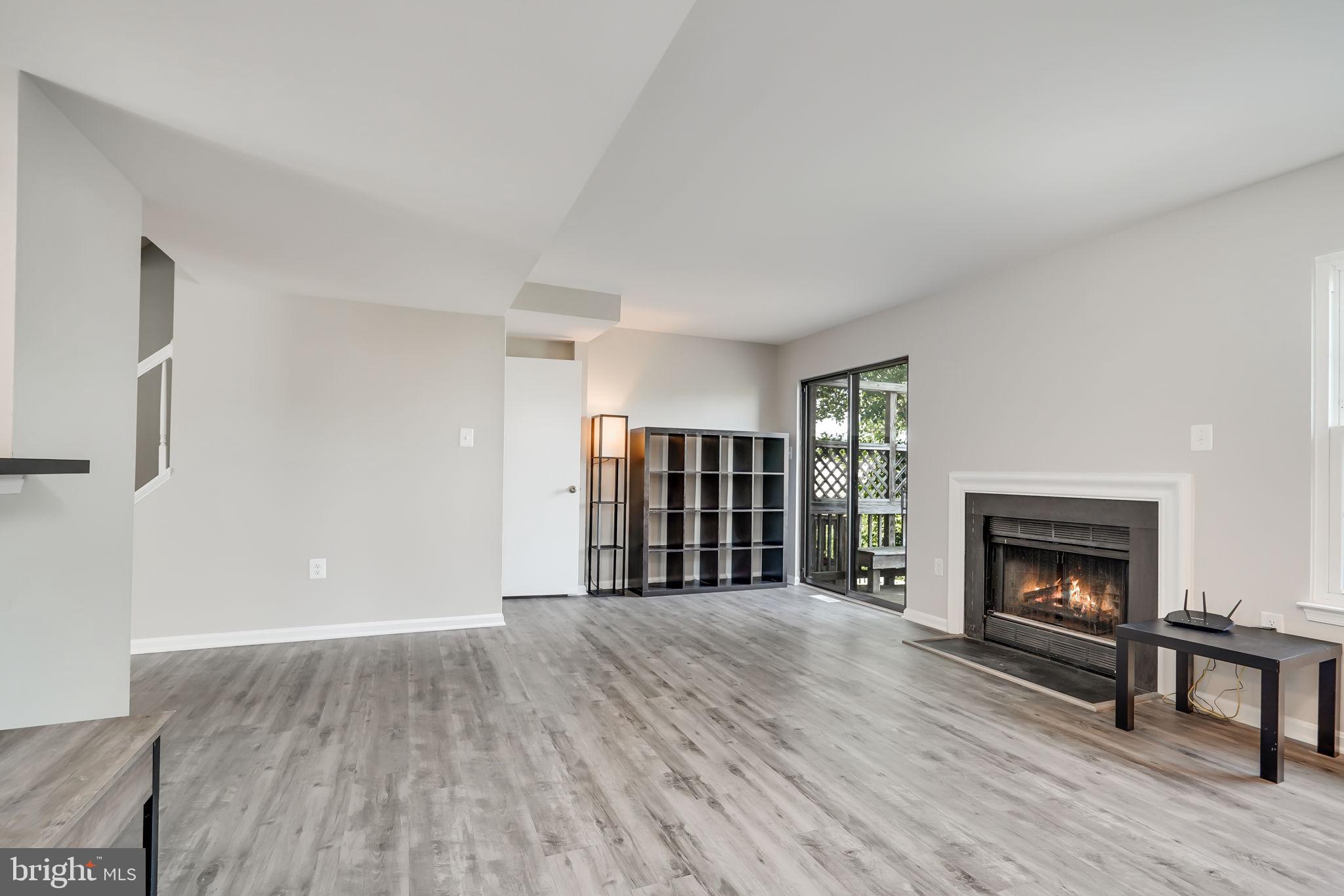 LONGSTREET COMMONS - Residential