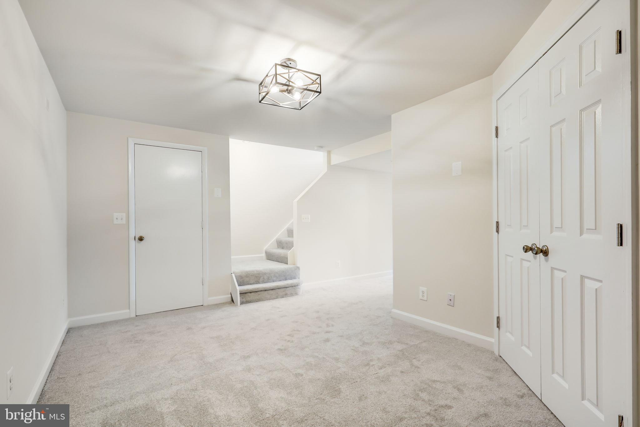 LONGSTREET COMMONS - Residential