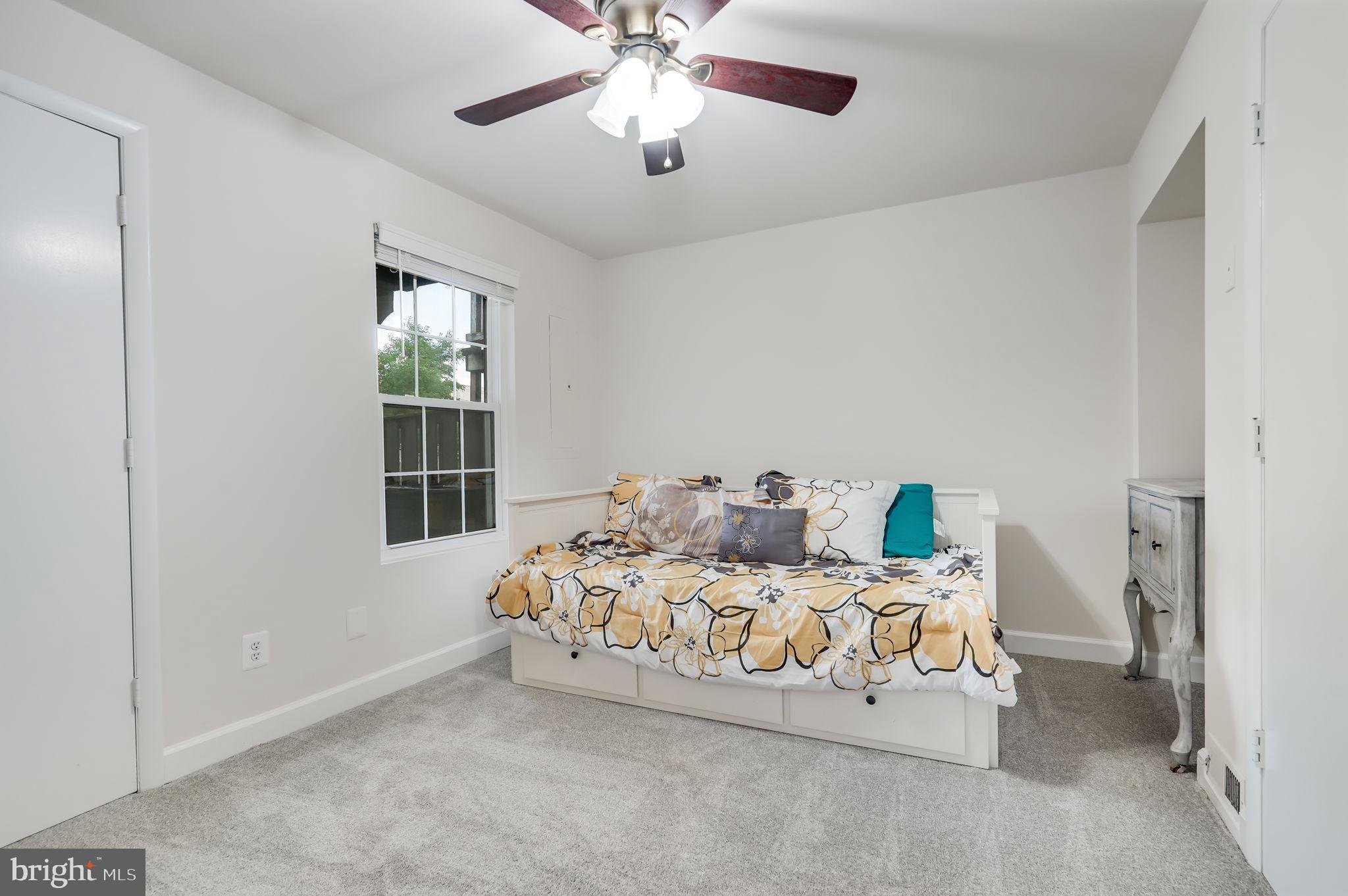 LONGSTREET COMMONS - Residential