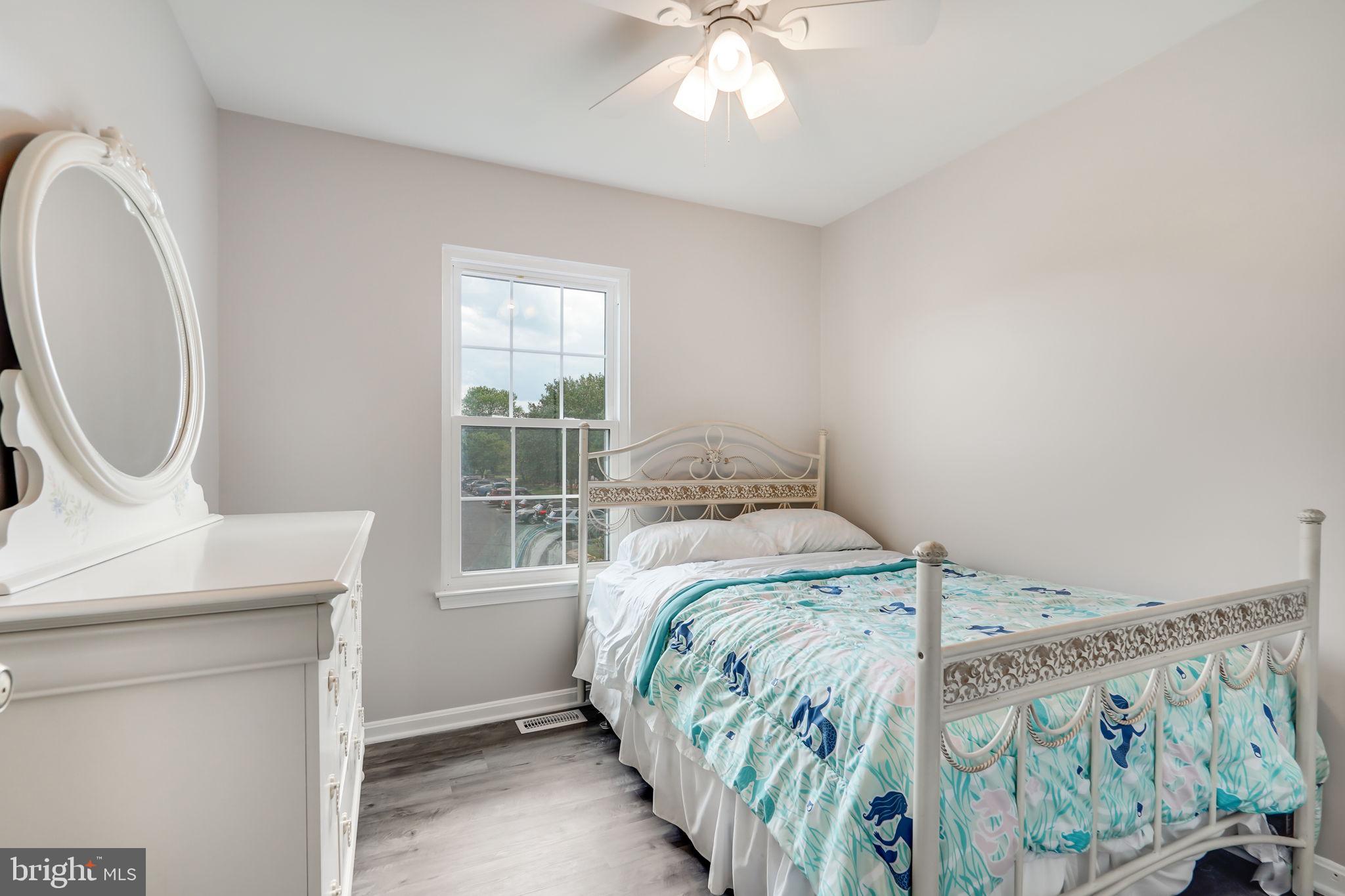 LONGSTREET COMMONS - Residential